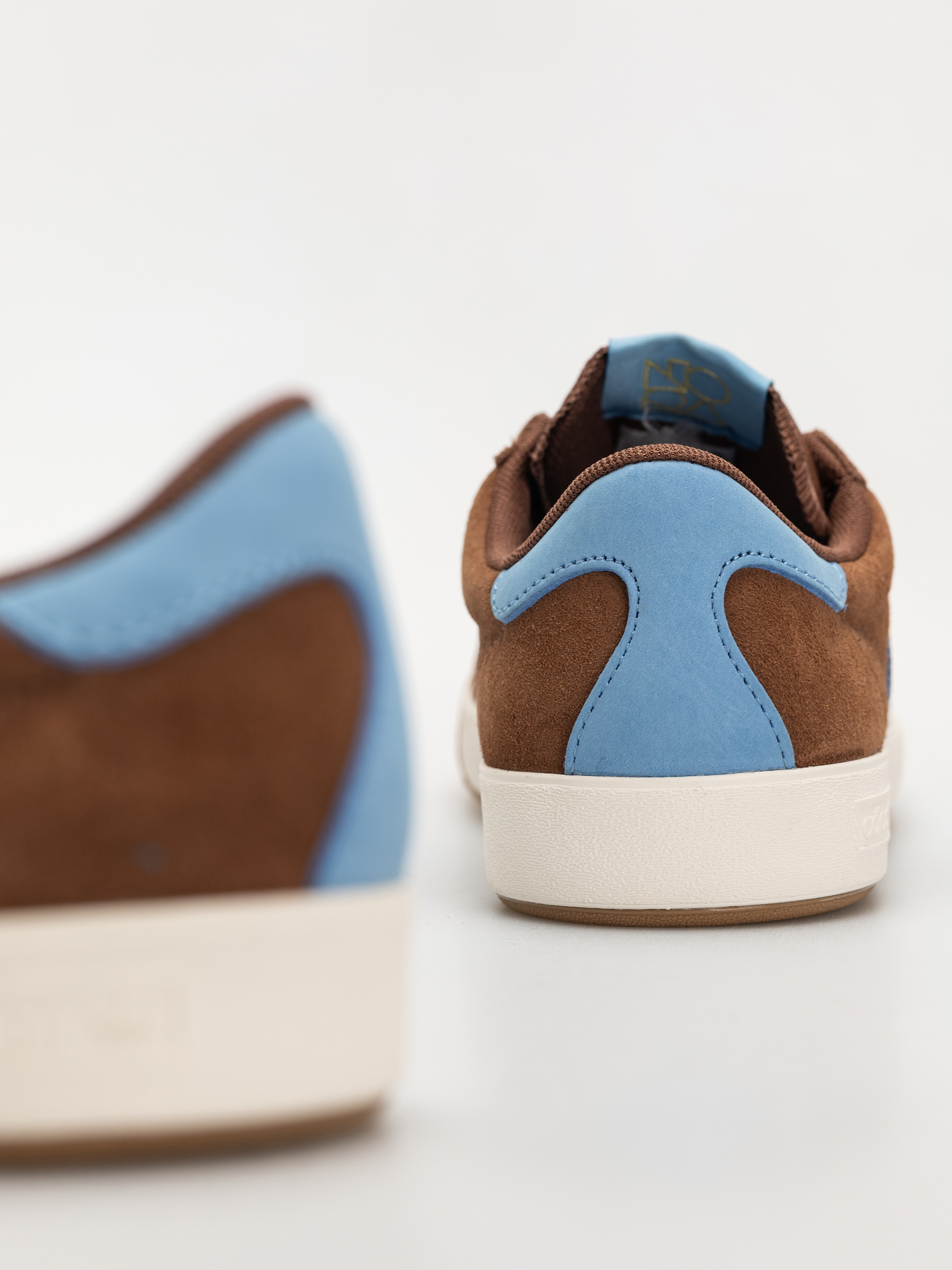 Buty adidas Nora (prebrn/ltblue/gum4)