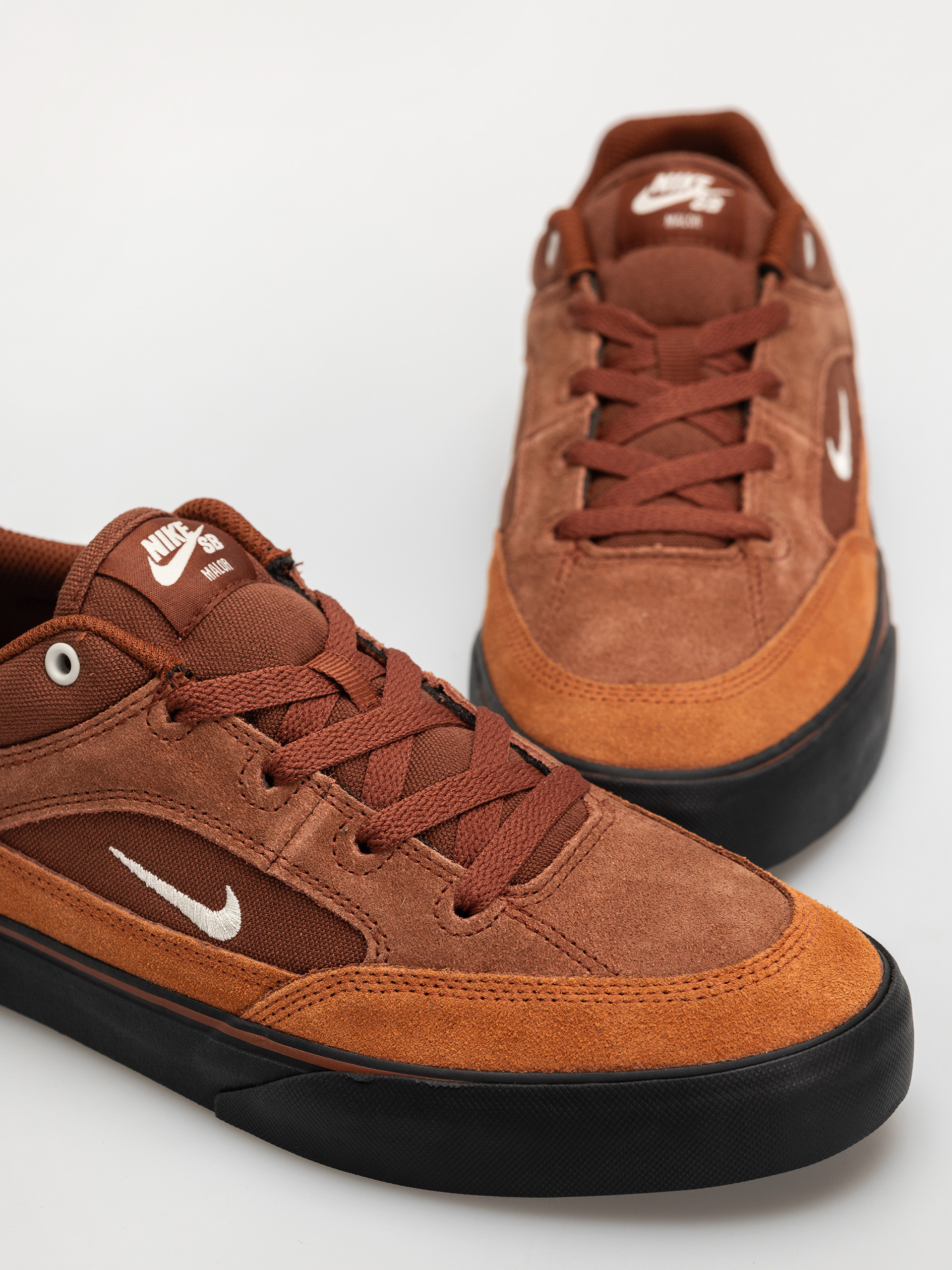 Buty Nike SB Malor (cinnamon/light bone dark russet black)