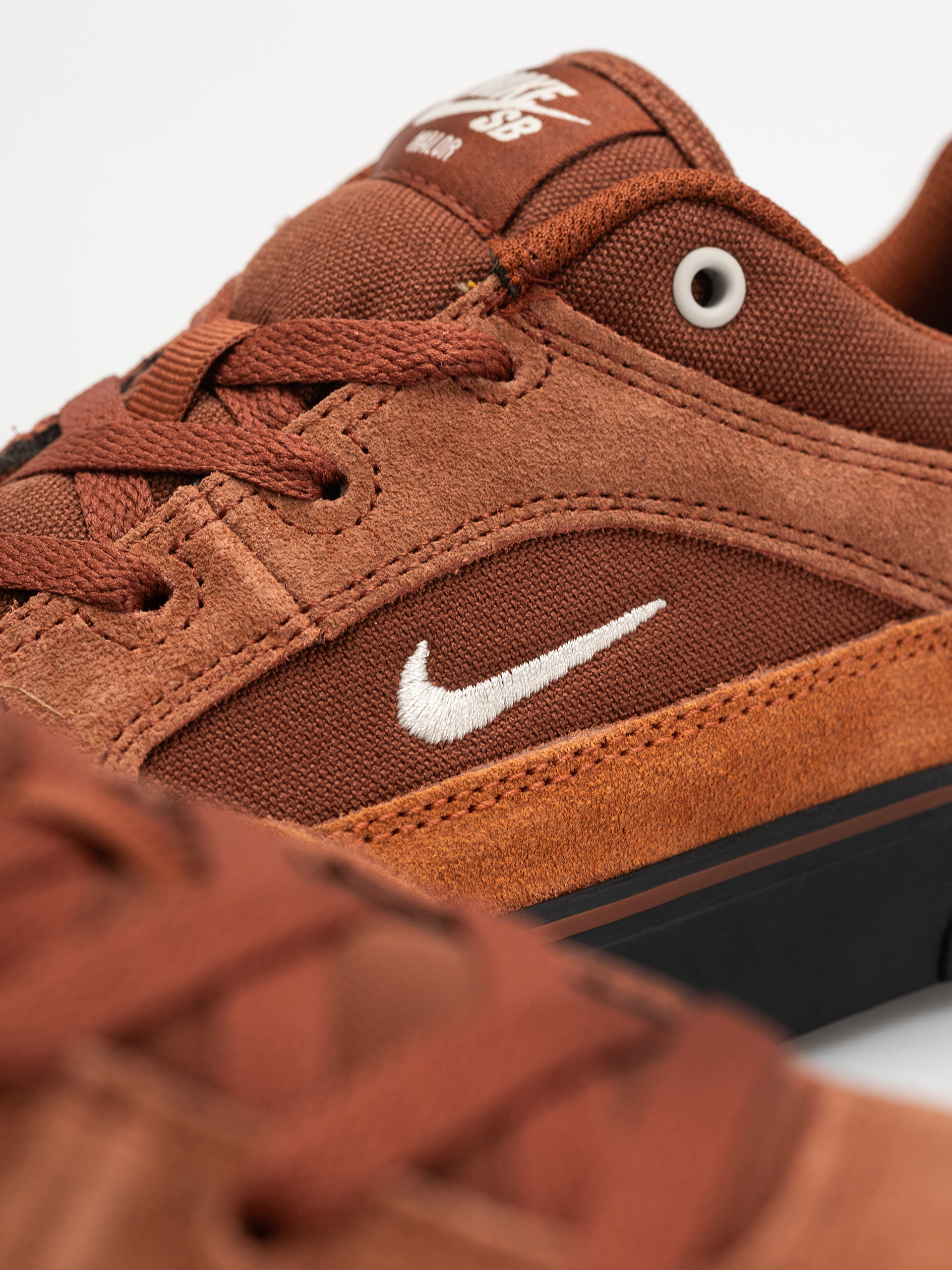 Buty Nike SB Malor (cinnamon/light bone dark russet black)