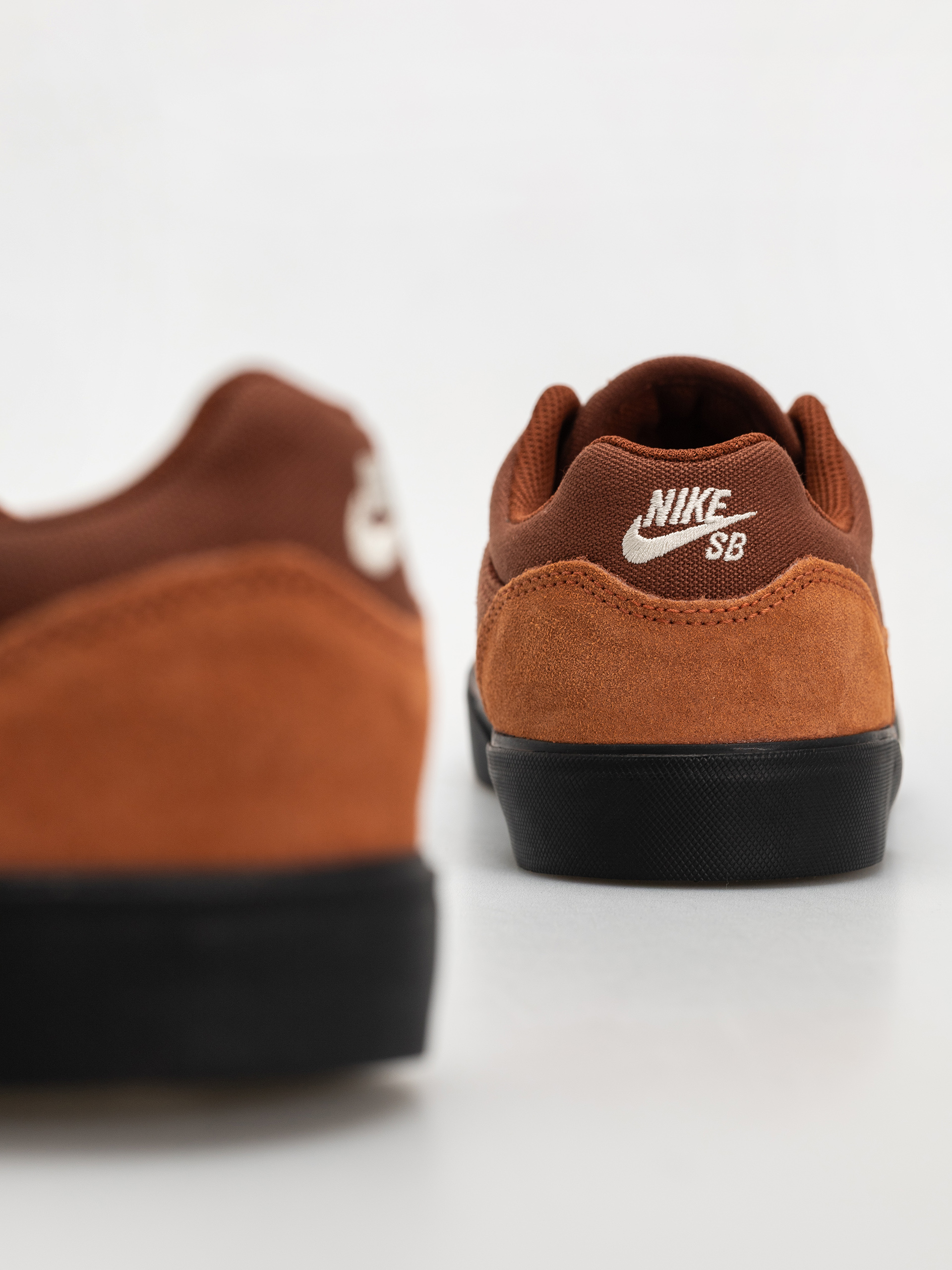 Buty Nike SB Malor (cinnamon/light bone dark russet black)