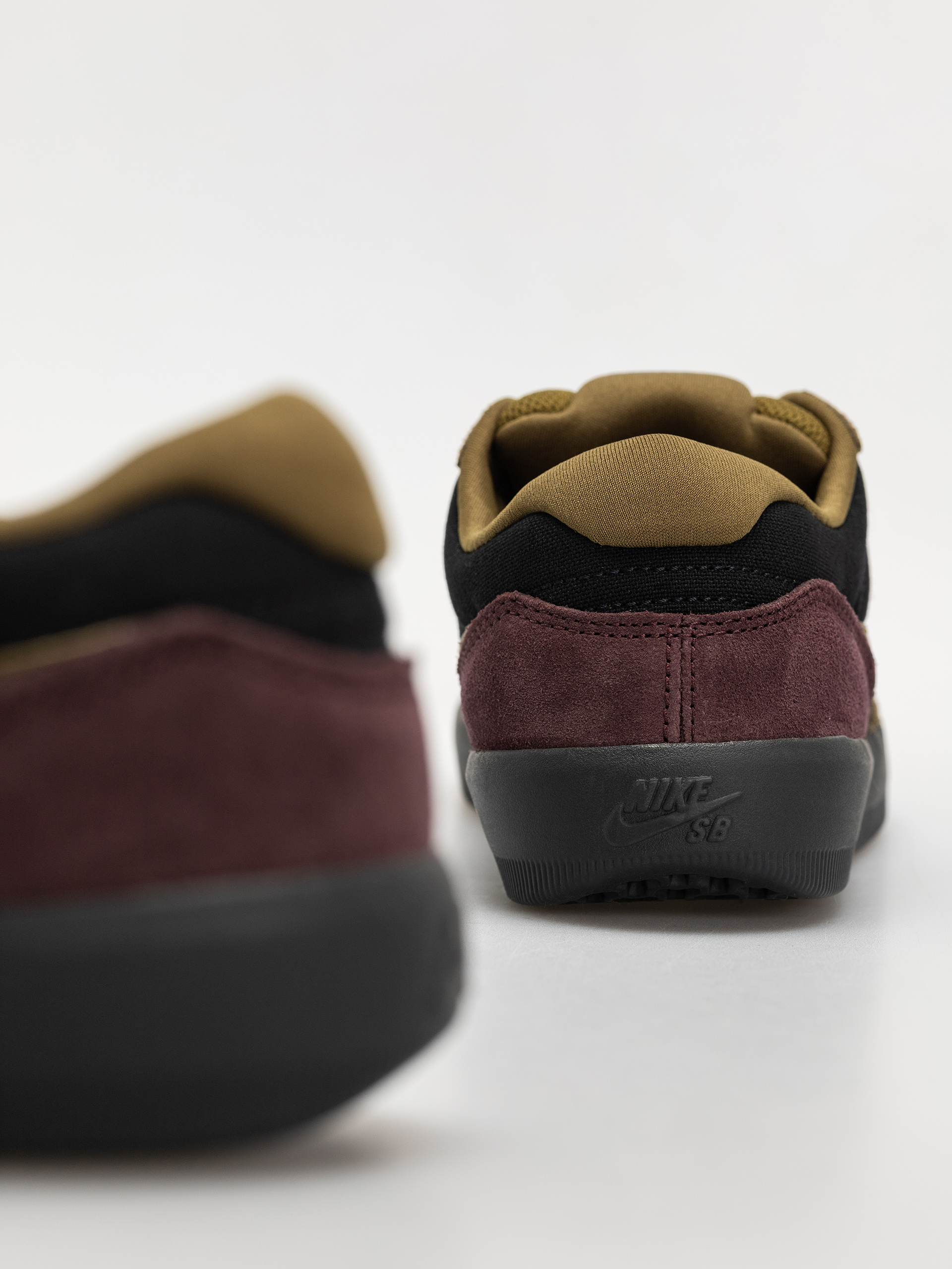 Buty Nike SB Force 58 (black/olive flak burgundy crush off noir)