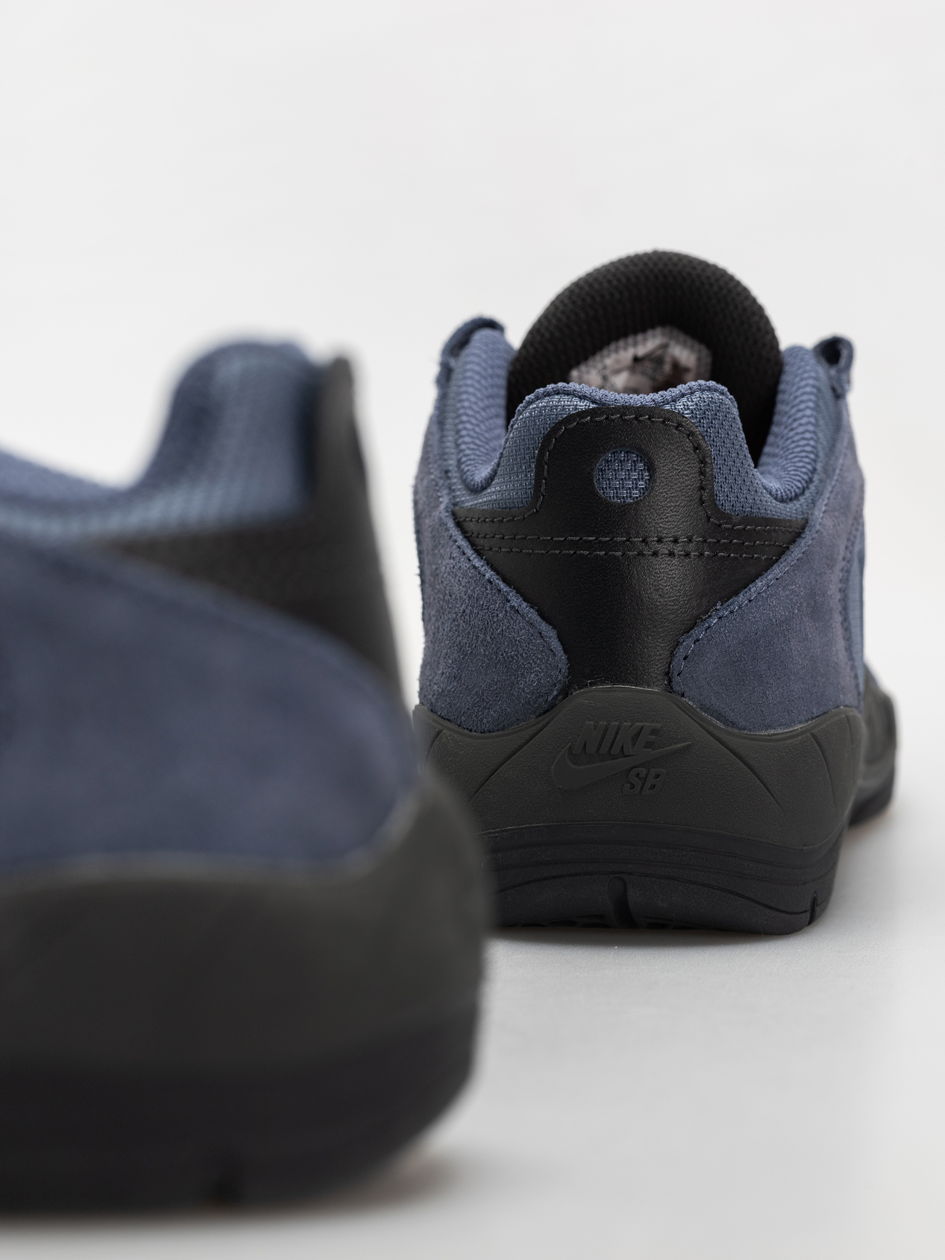 Buty Nike SB Vertebrae (diffused blue/campfire orange anthracite)