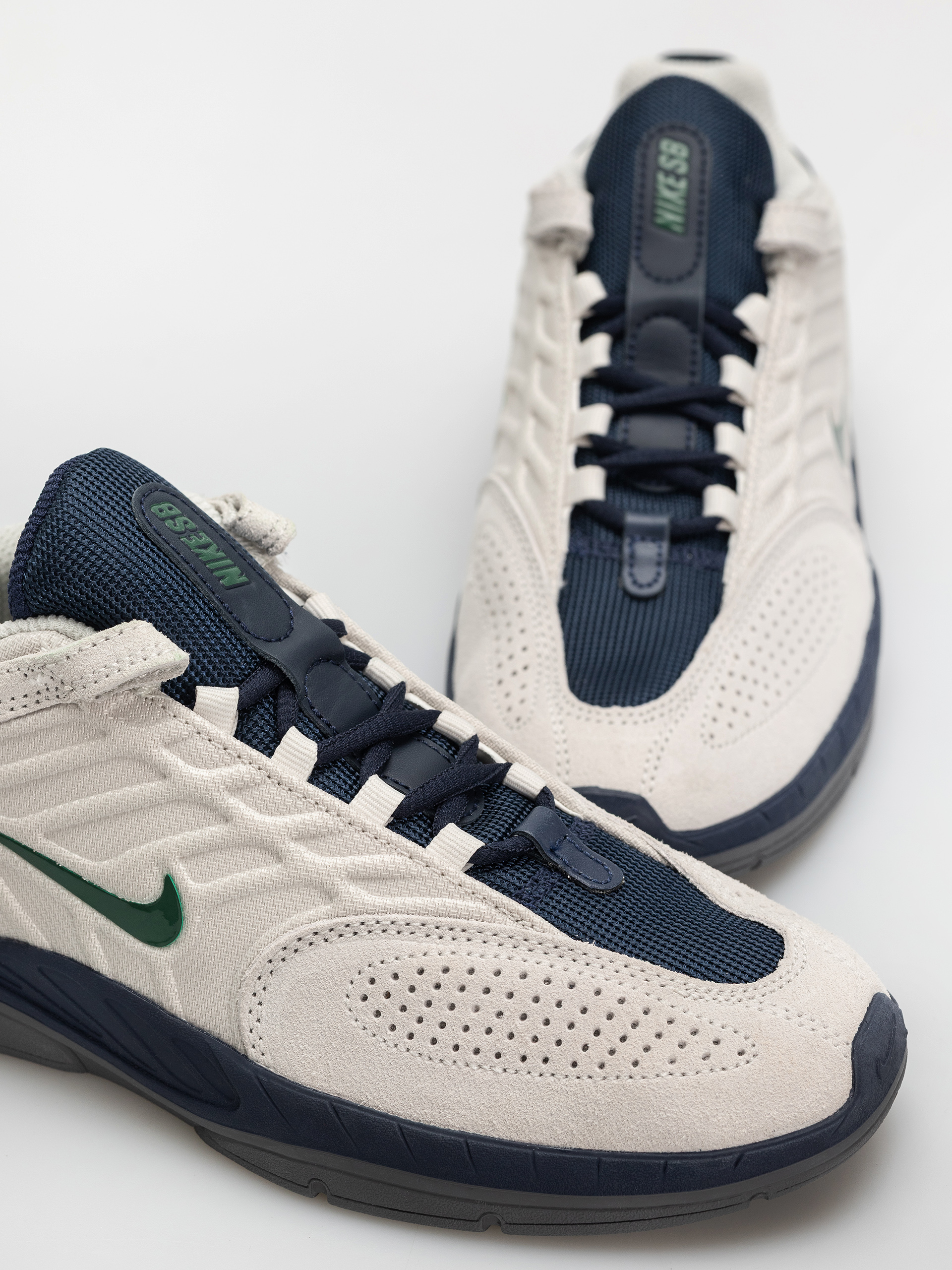 Buty Nike SB Vertebrae (light bone/fir midnight navy obsidian)