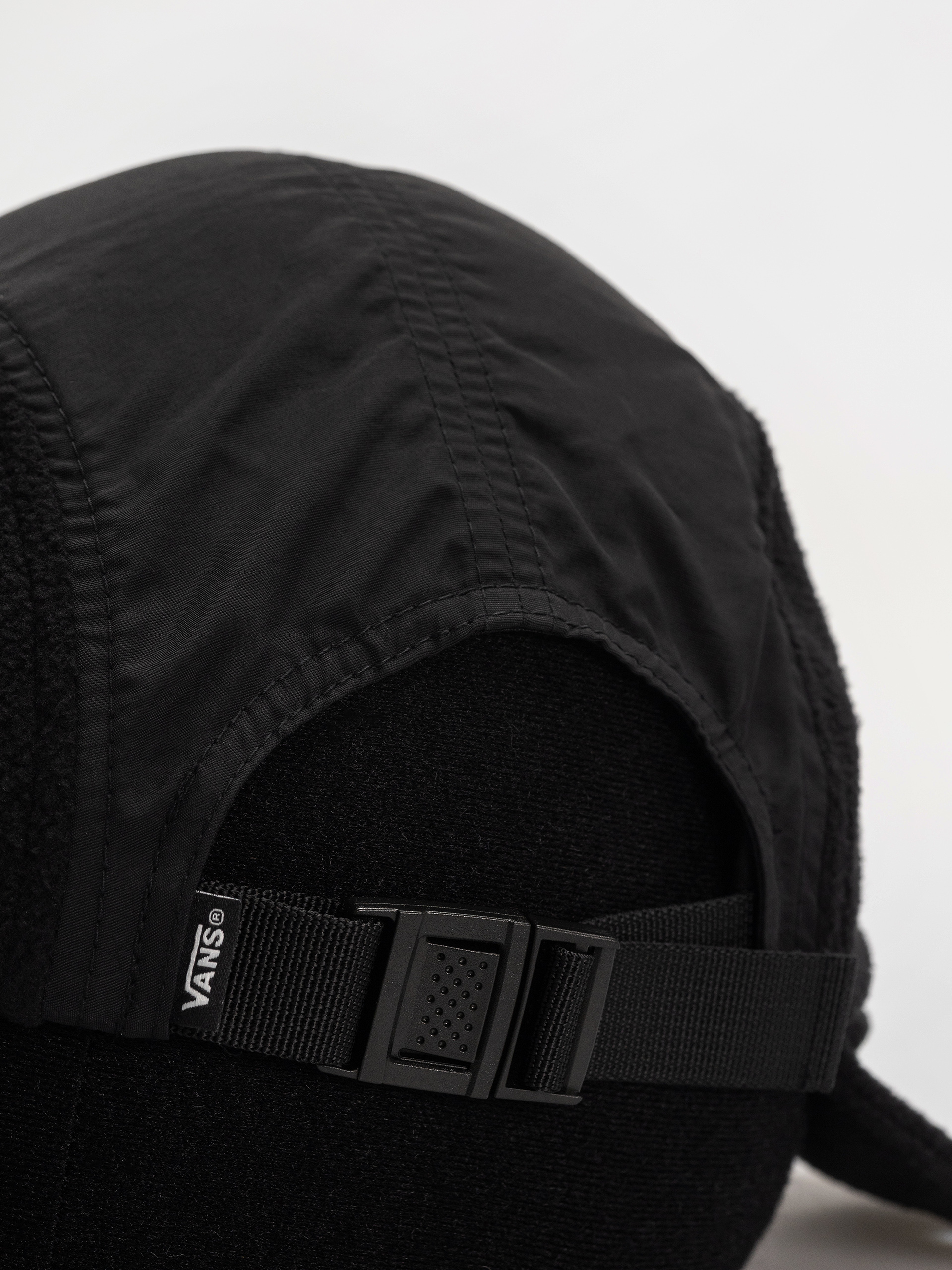 Czapka z daszkiem Vans 66 Earflap Tall Camper (black)