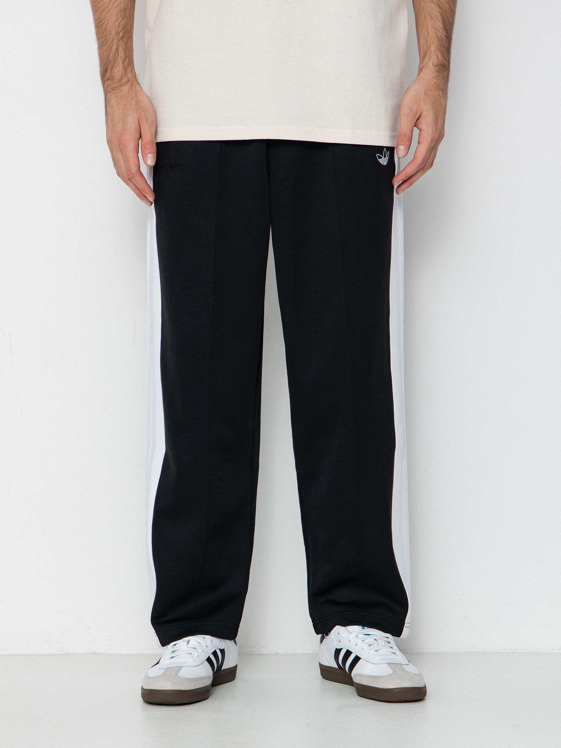 Spodnie adidas Tyshawn (black/white/dshgry)
