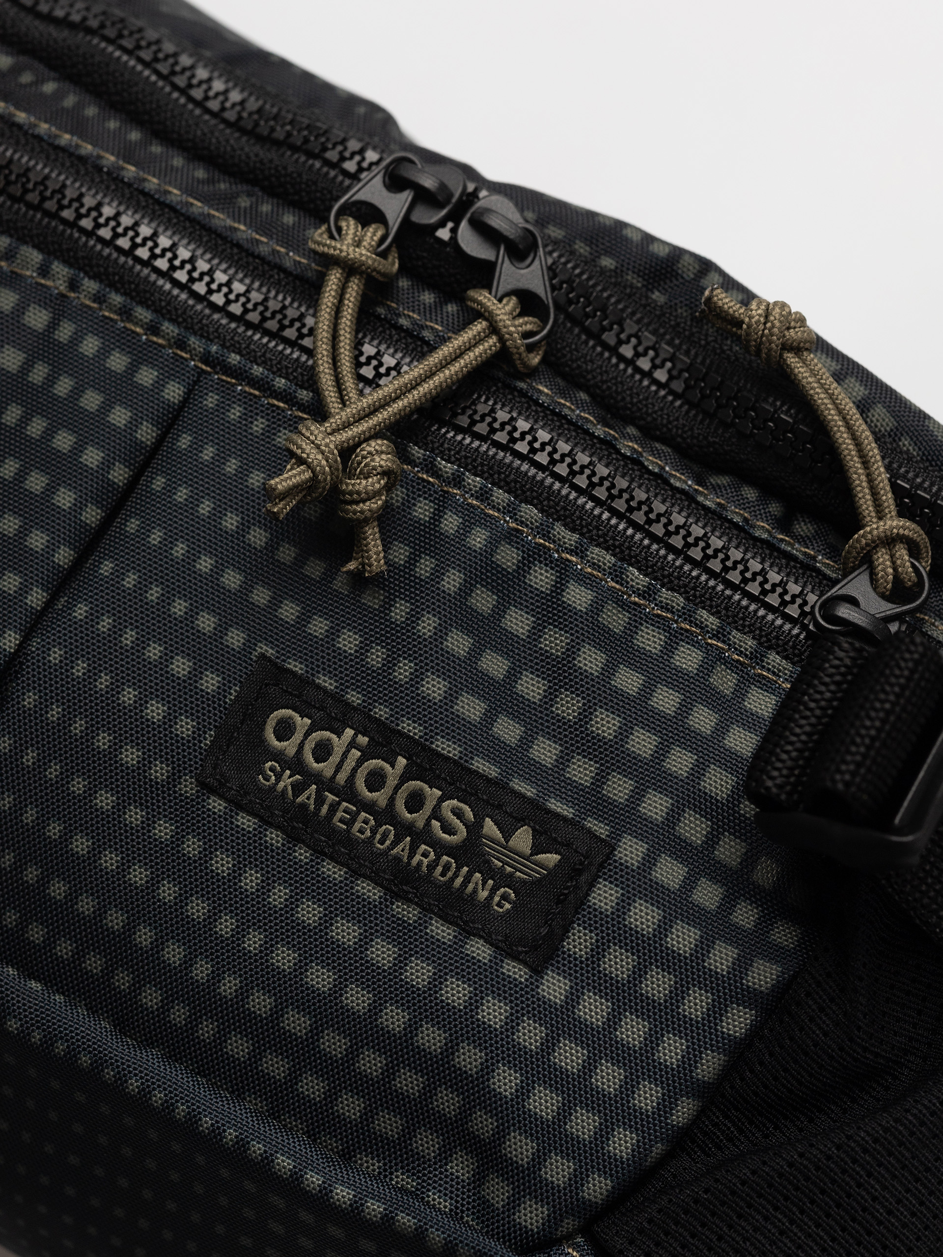 Nerka adidas Skatep Cross Body (olistr/black)