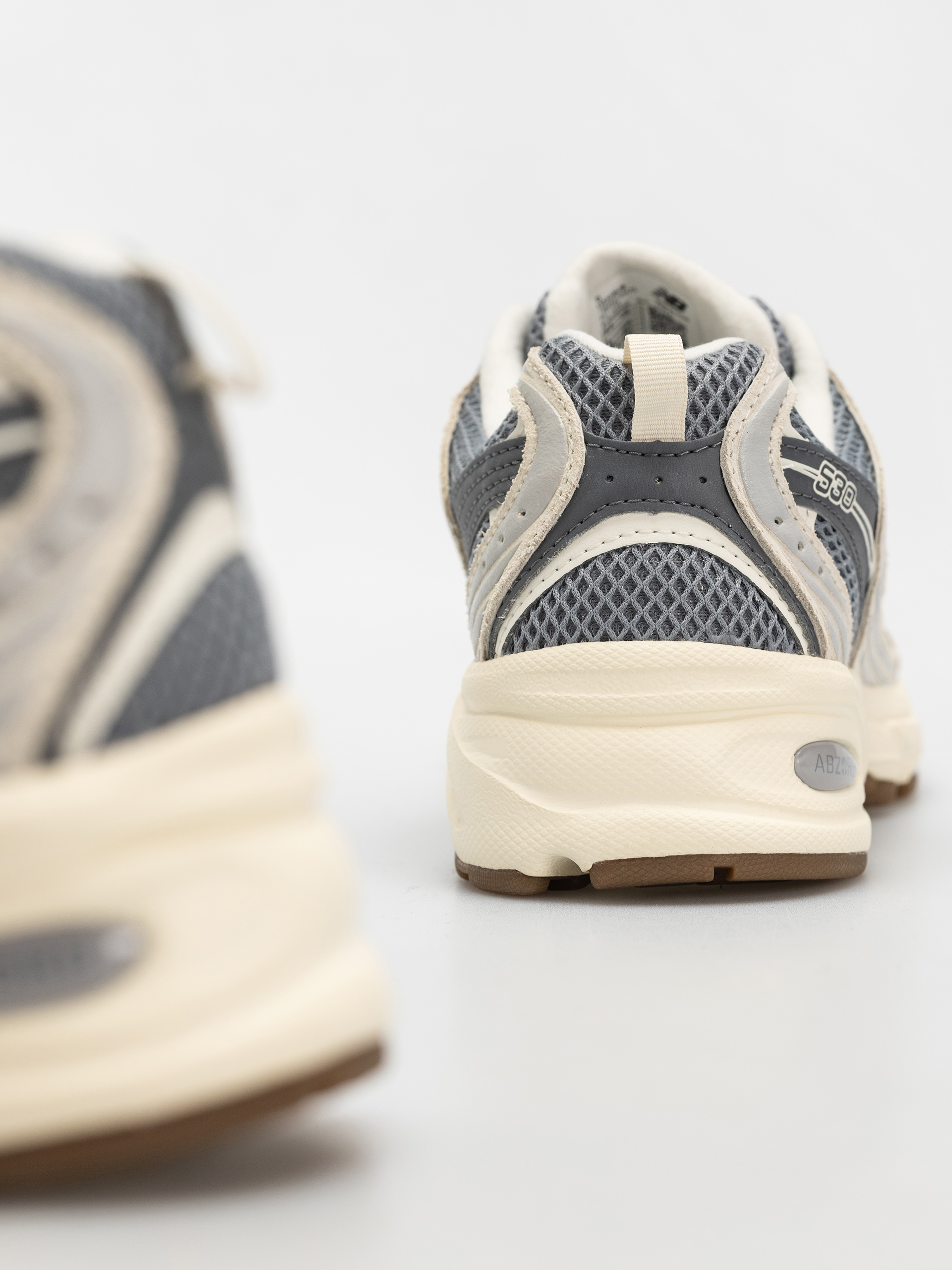 Buty New Balance 530 (raincloud)