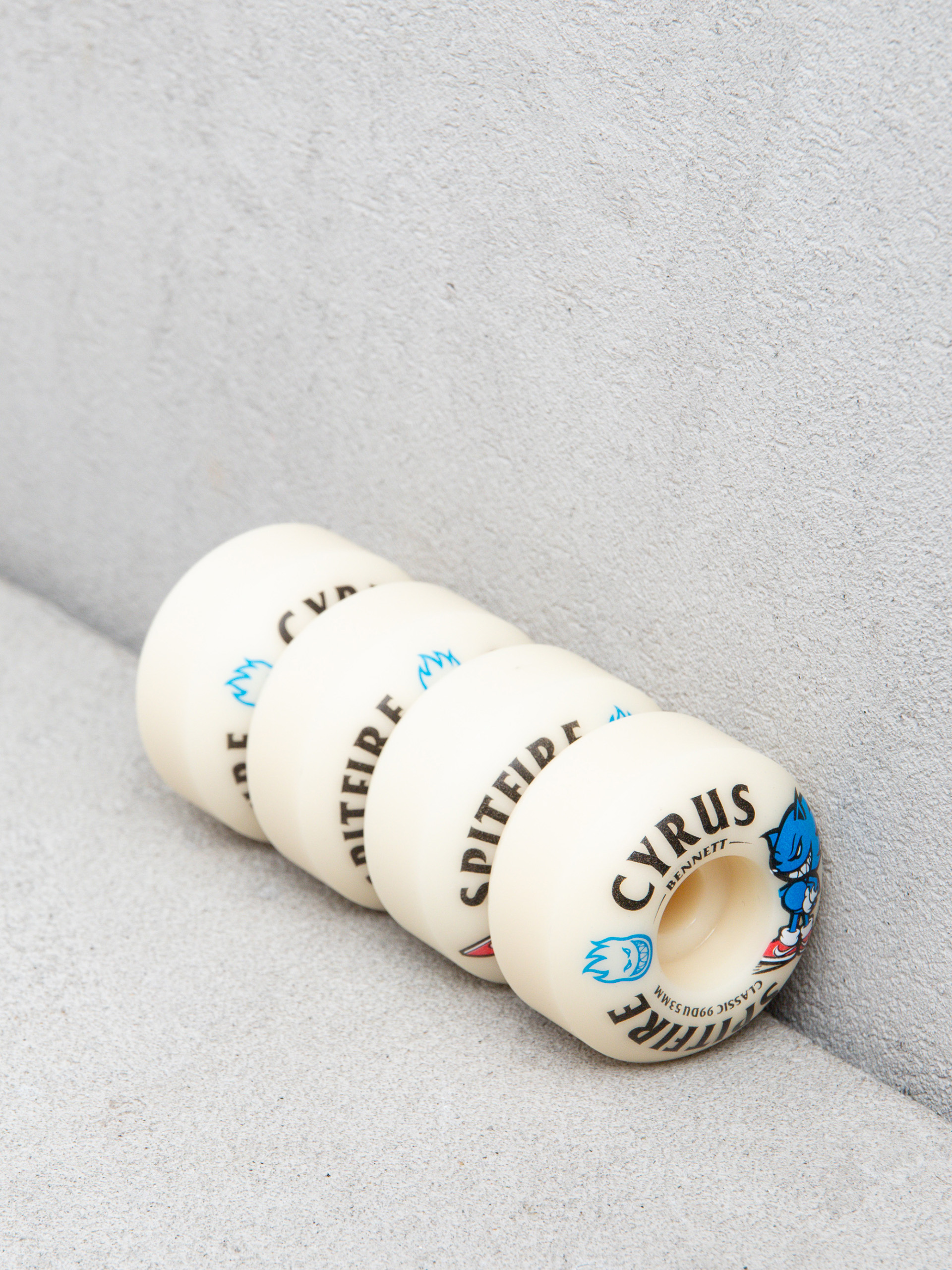 Kółka Spitfire F4 99D Cyrus Bennett Burn Squad Classic (natural)