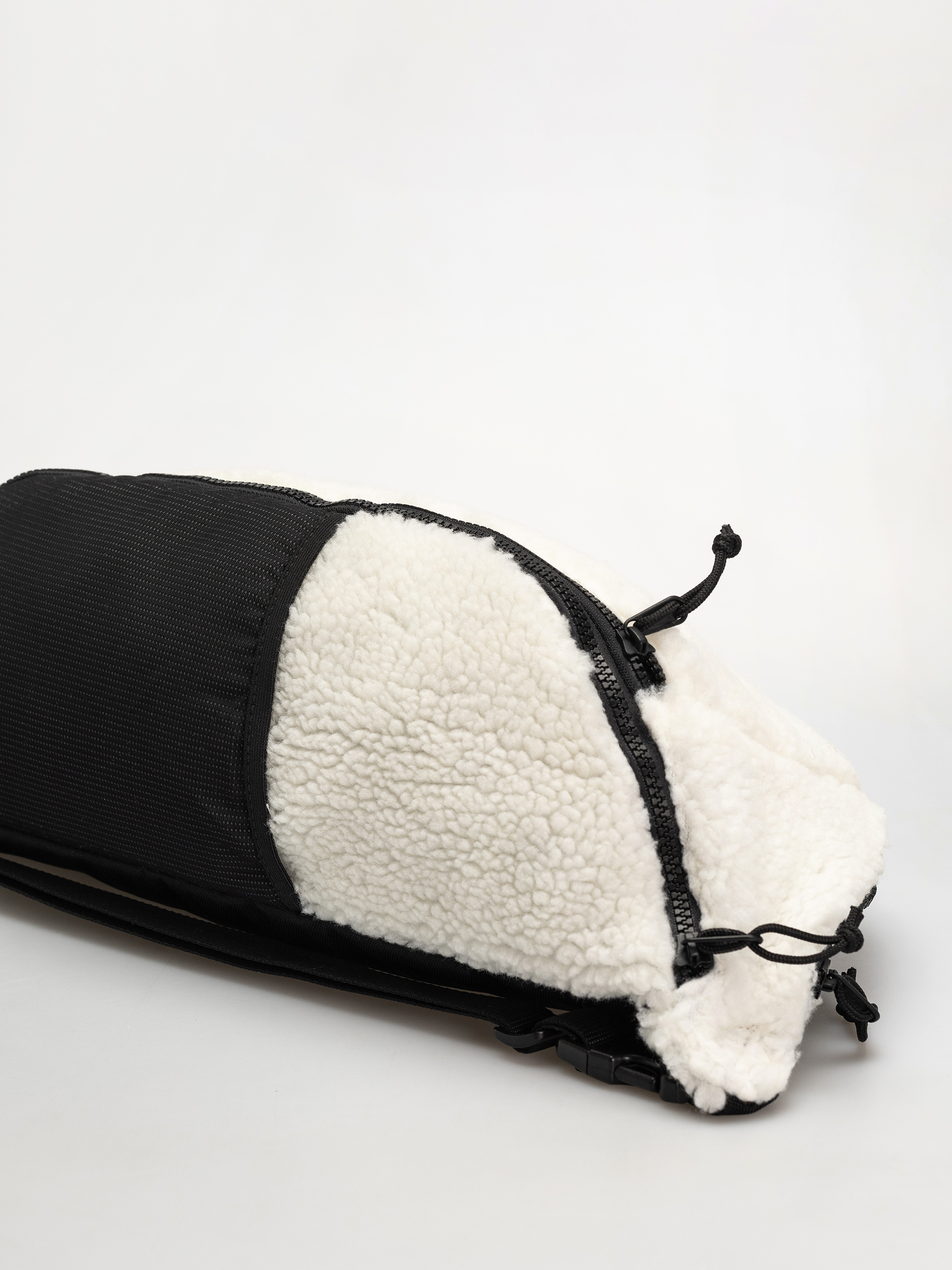 Nerka Vans Detached Sling Bag (mountain essentials marshmallow)