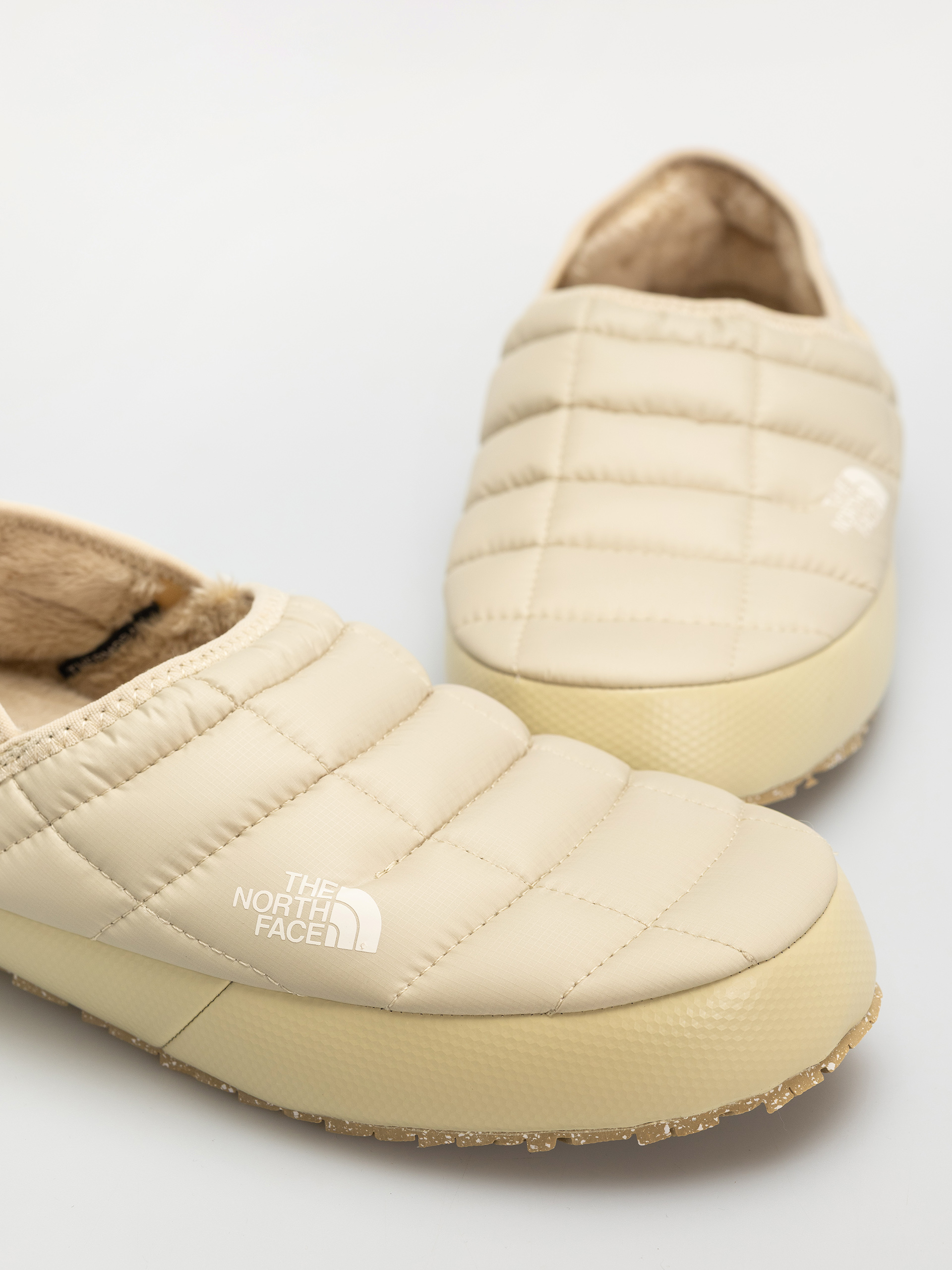 Buty The North Face Thermoball Traction Mule V Wmn (gravel/white dune)