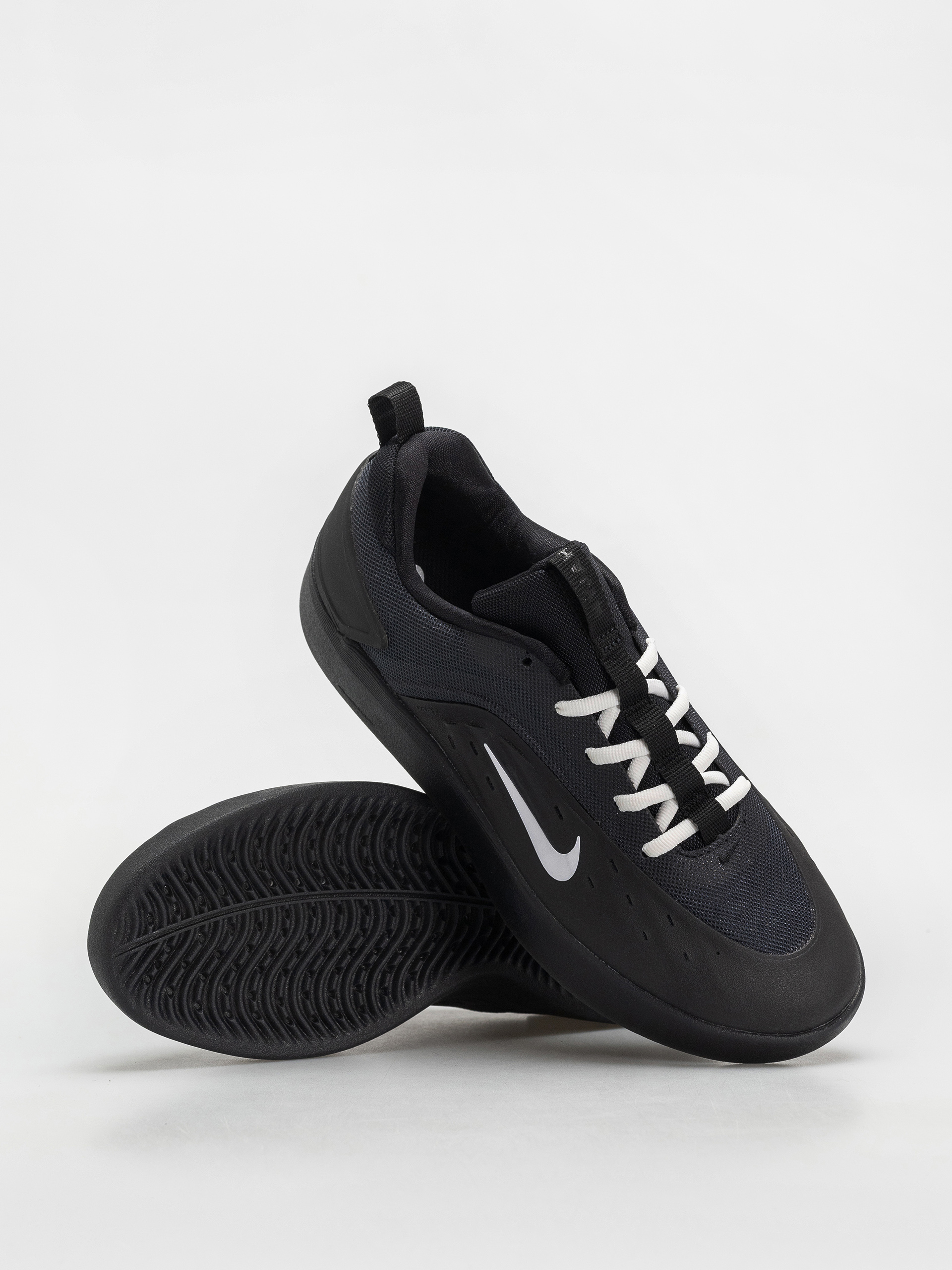 Buty Nike SB Zoom Nyjah 4 (black/white black white)