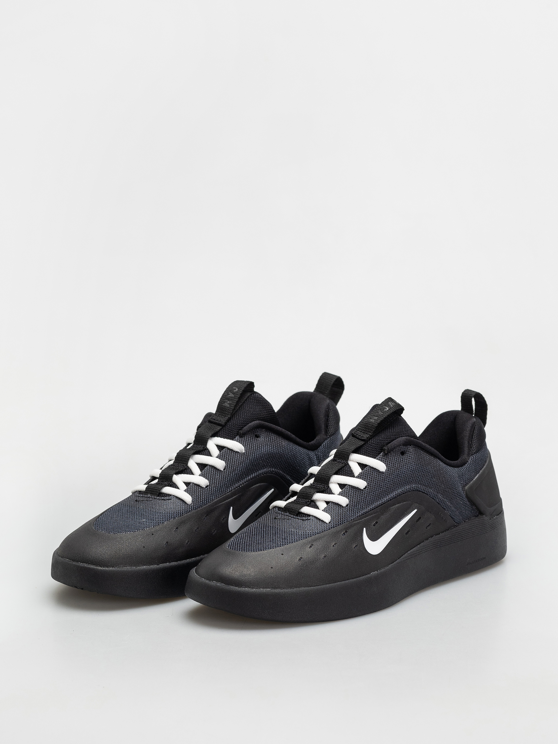 Buty Nike SB Zoom Nyjah 4 (black/white black white)