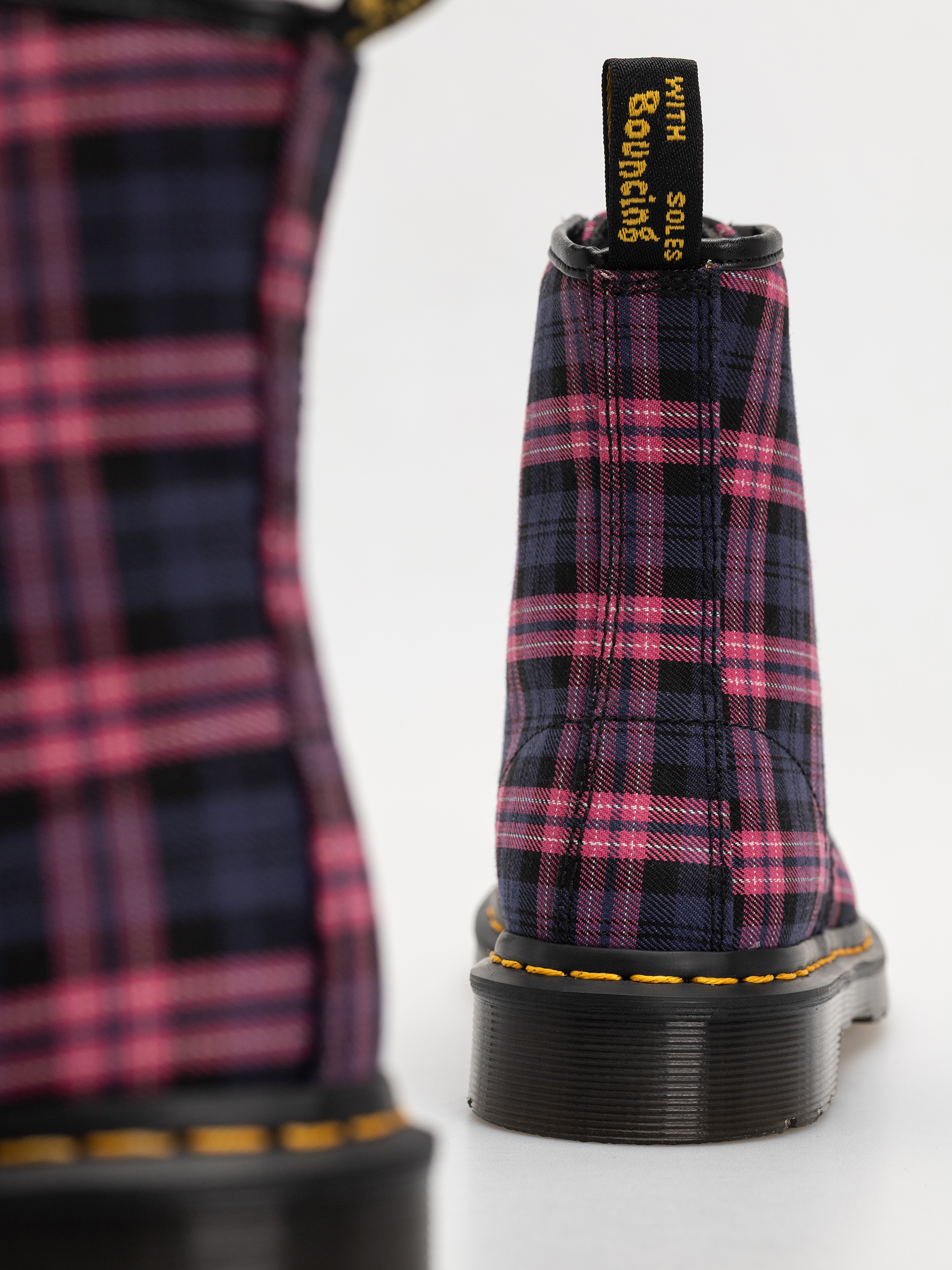 Buty Dr. Martens 1460 Wmn (pink multi tartan)