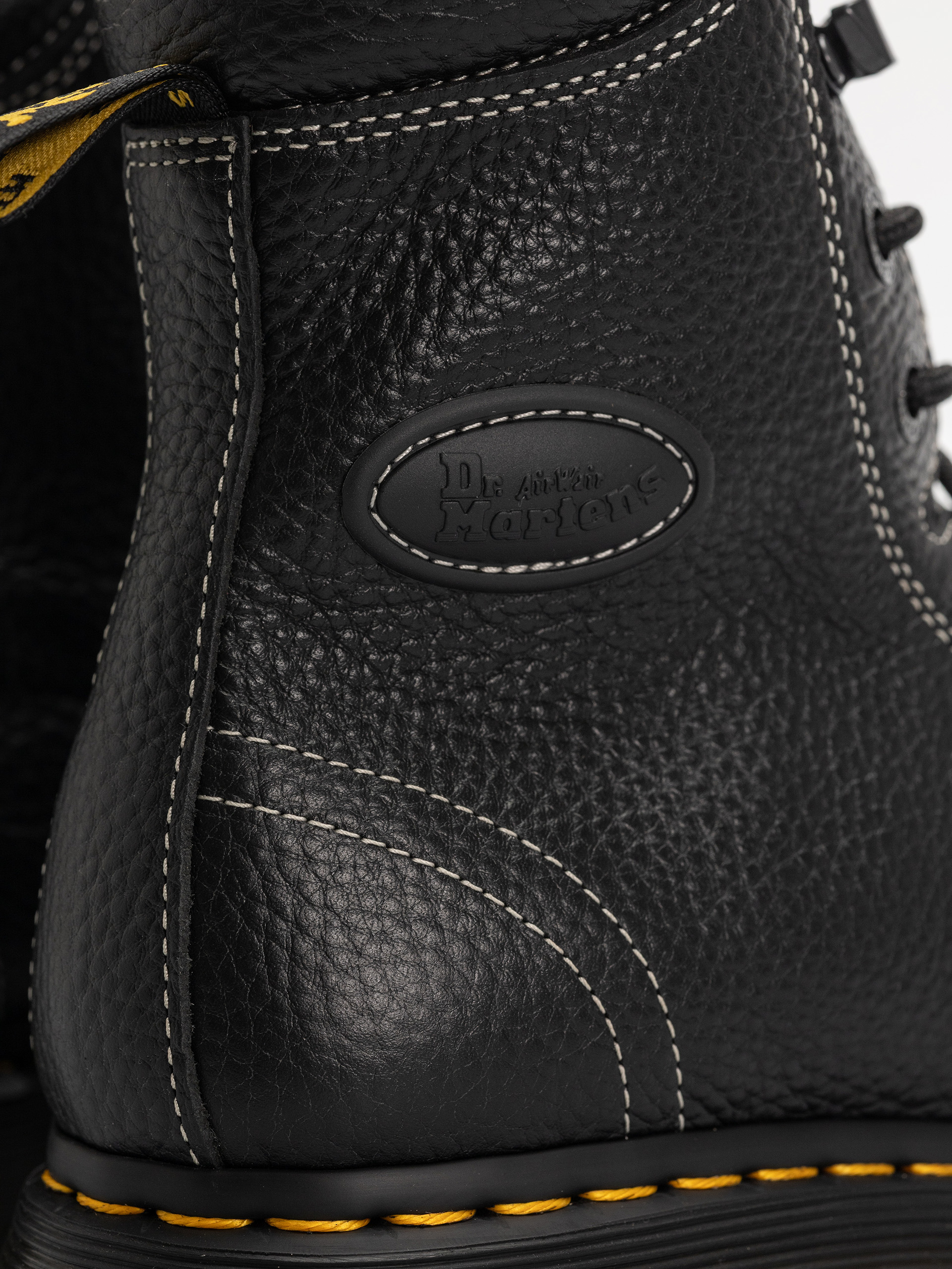 Buty Dr. Martens Buzz 8i Wmn (black milled nappa)