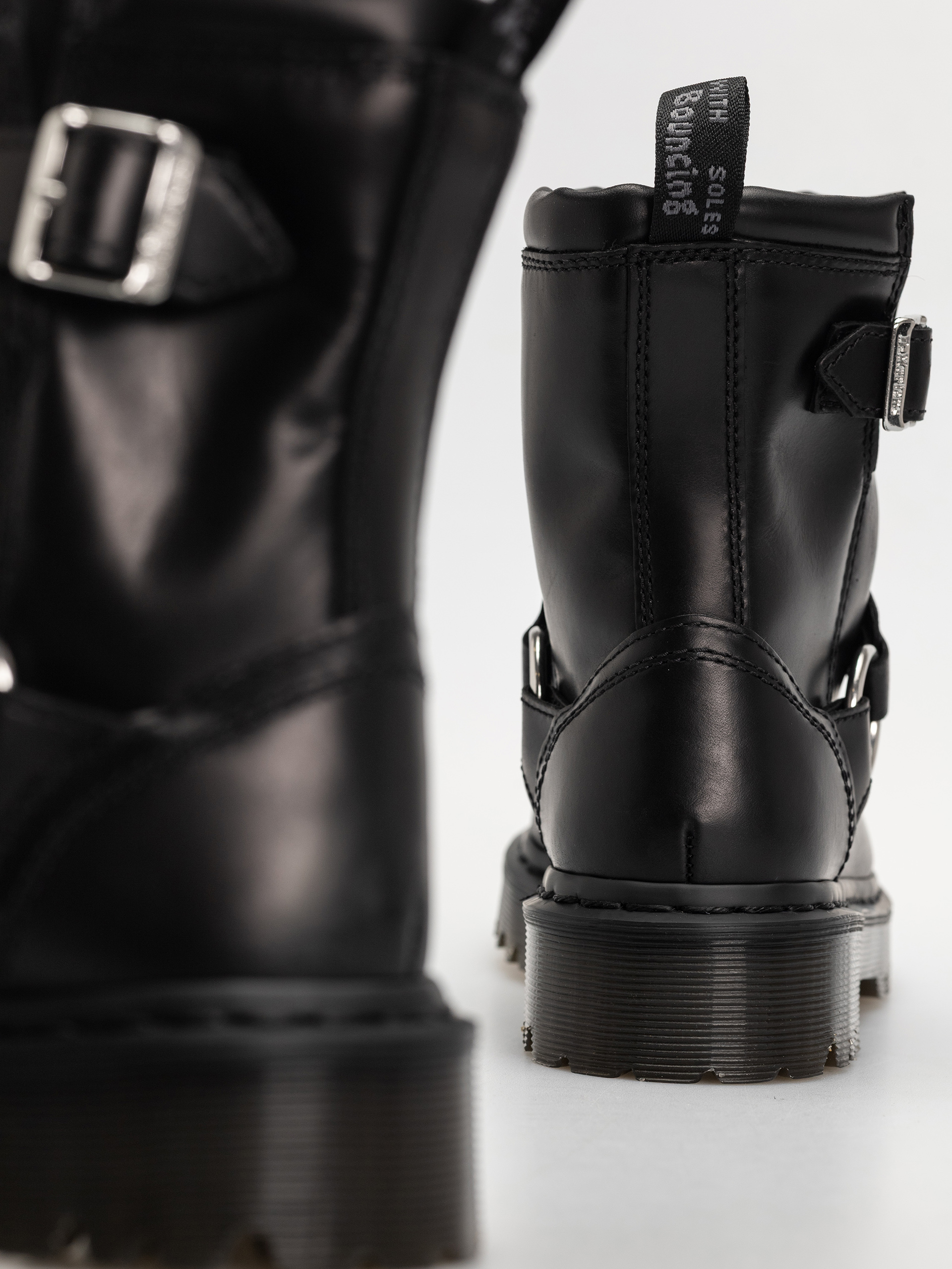 Buty Dr. Martens Anistone HRNS Ankle (black orleans)