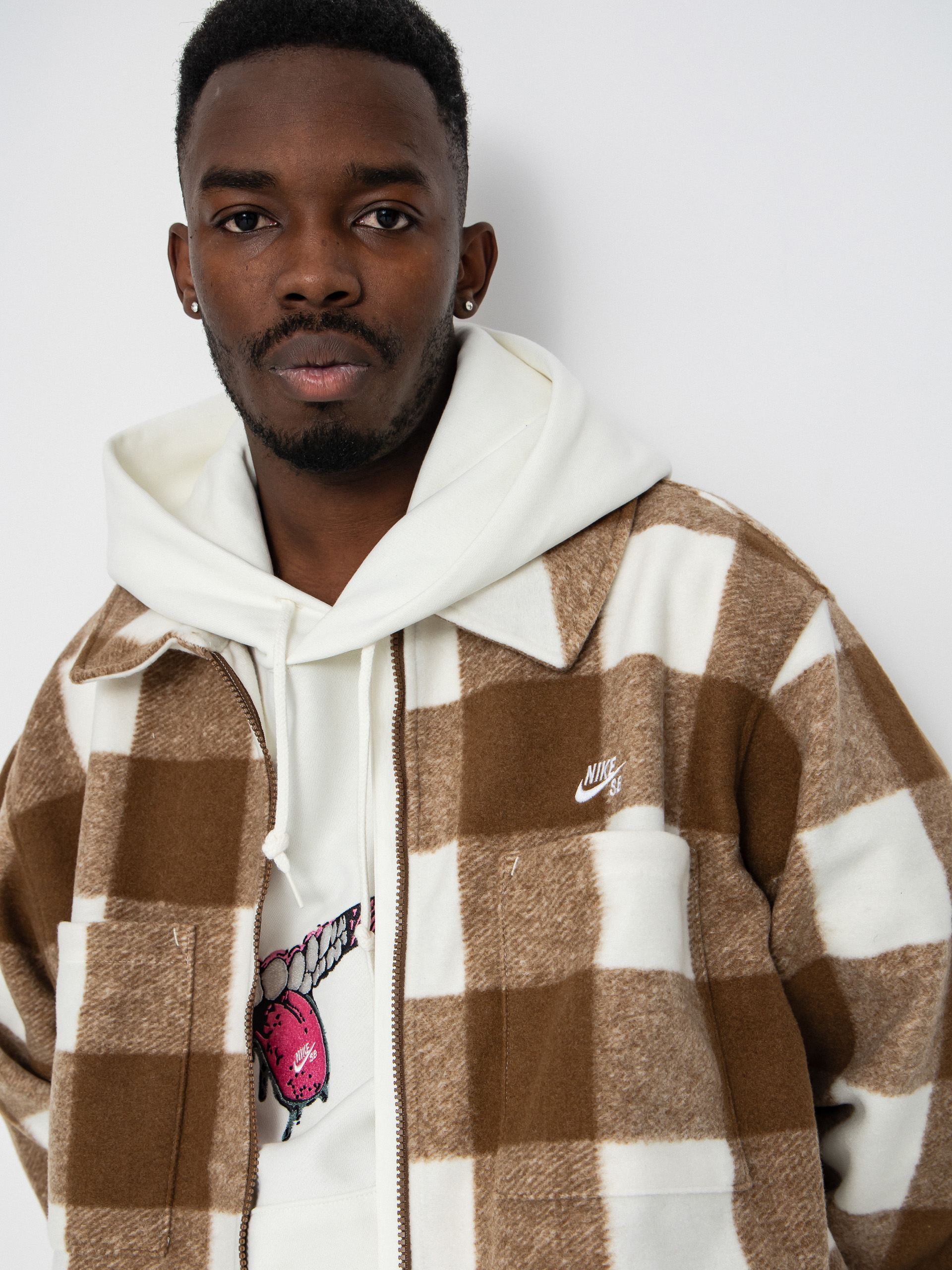 Koszula Nike SB Essntl Strtdymrn (sail/mosswood brown/white)