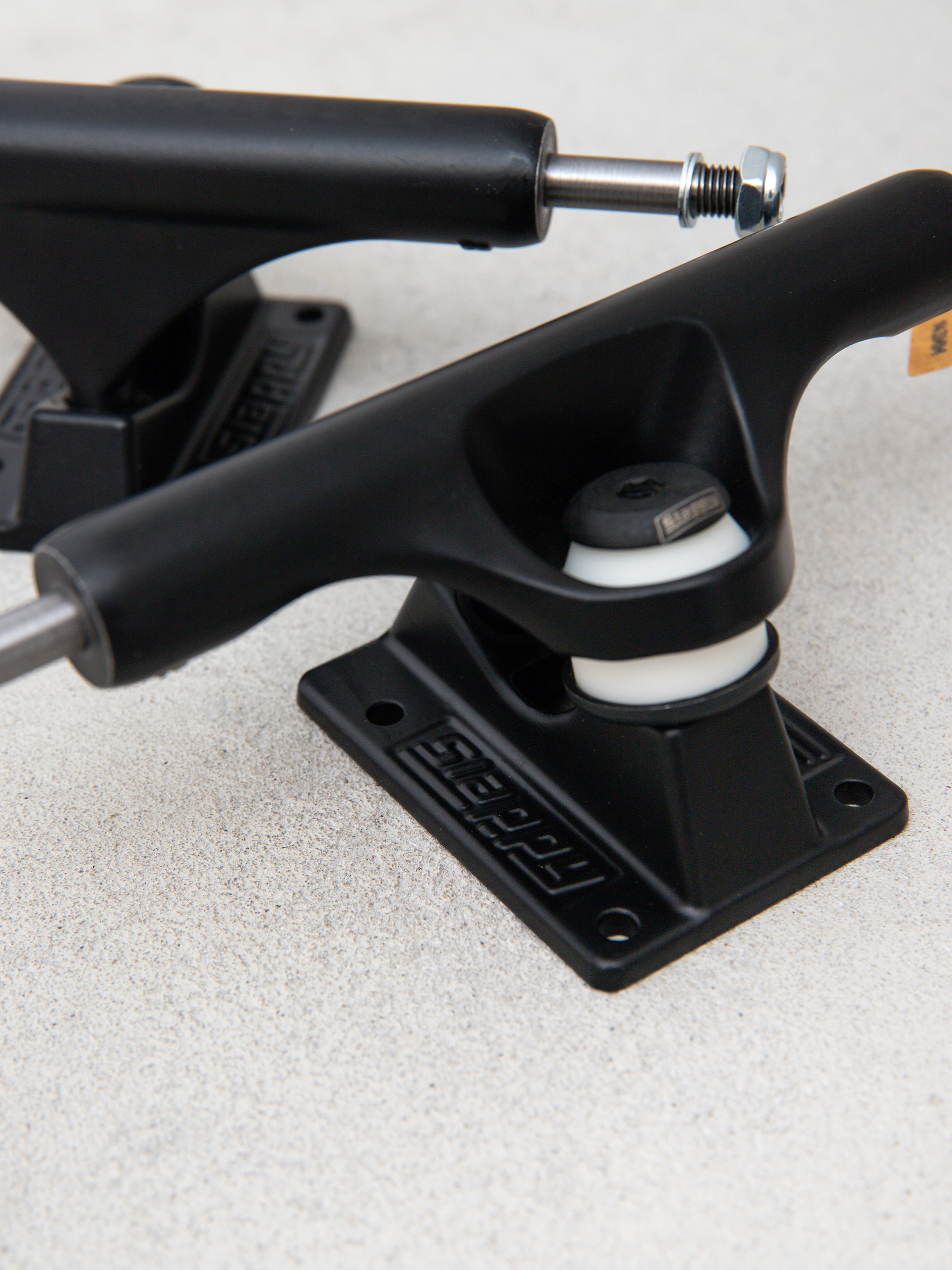 Traki Slappy ST1 Inverted Hollow Lights Ultra Low (matte black/black gold)