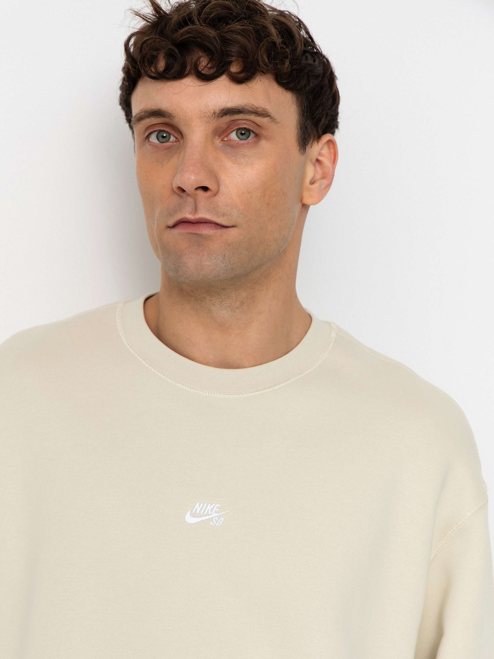 Bluza Nike SB Essential Logo Crew (lt khaki/white)