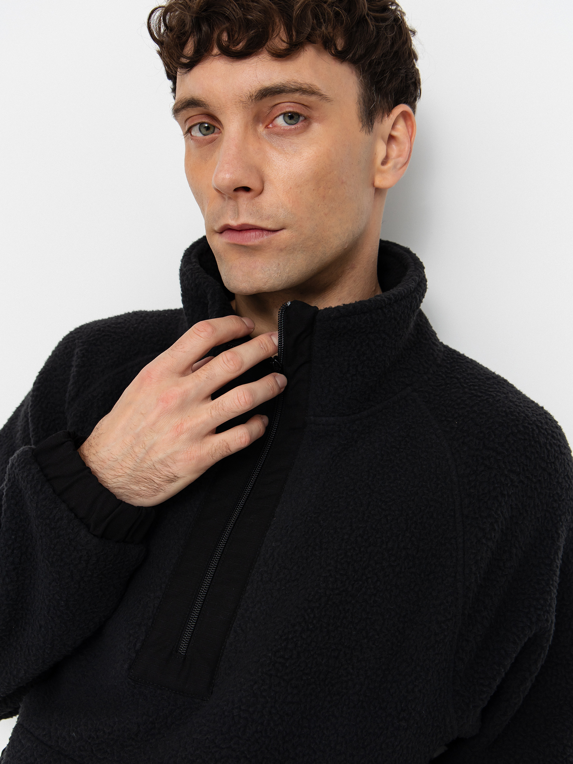 Bluza Jones Snowboards Campfire Rec Sherpa (stealth black)