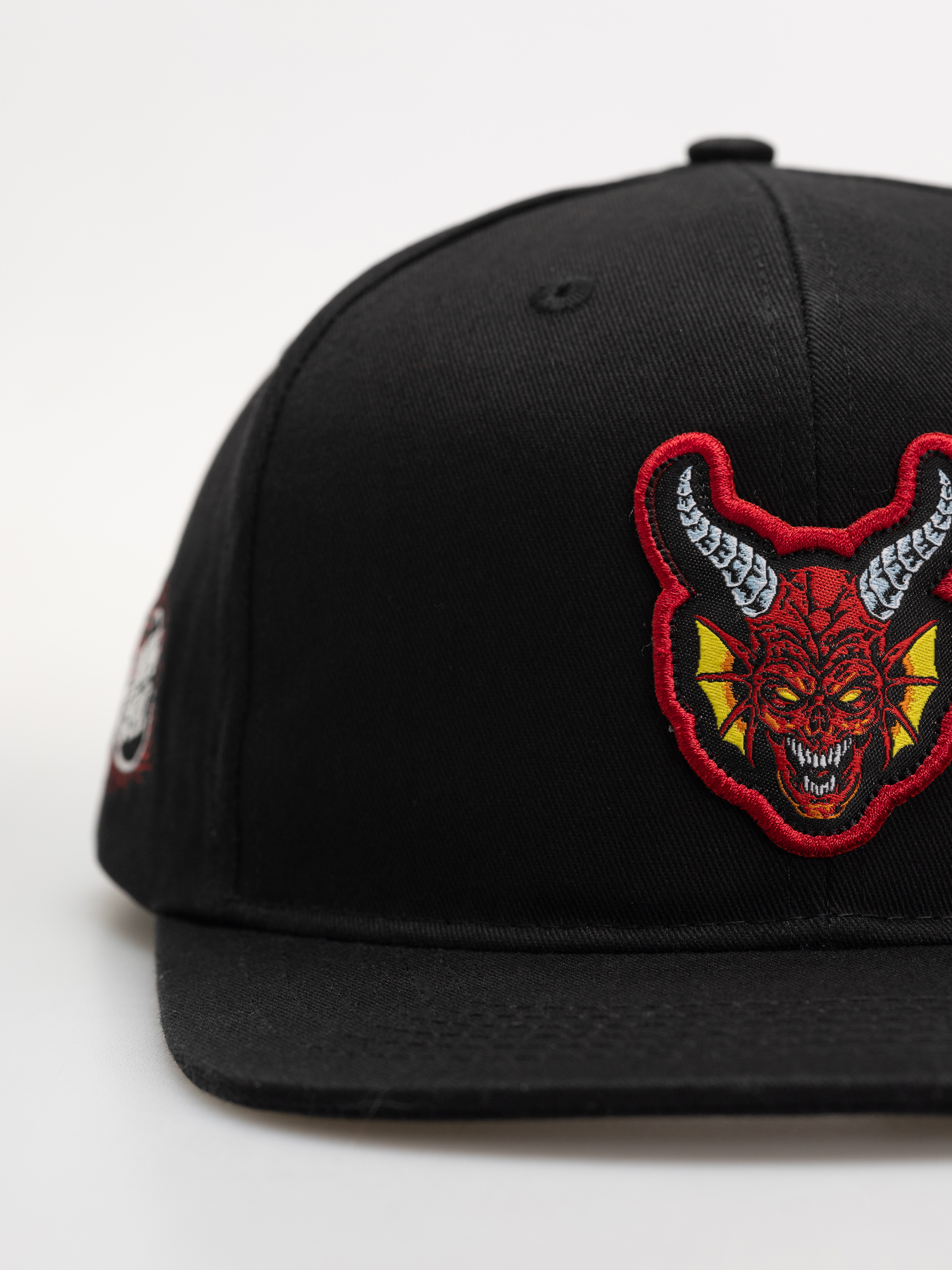 Czapka z daszkiem Santa Cruz X Stranger Things Hellfire Club Snapback Structured Hat (black)