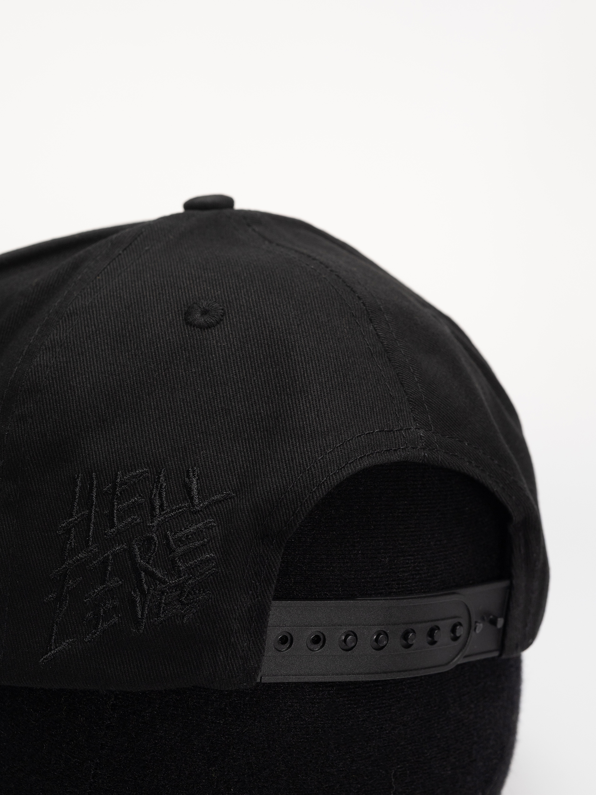 Czapka z daszkiem Santa Cruz X Stranger Things Hellfire Club Snapback Structured Hat (black)