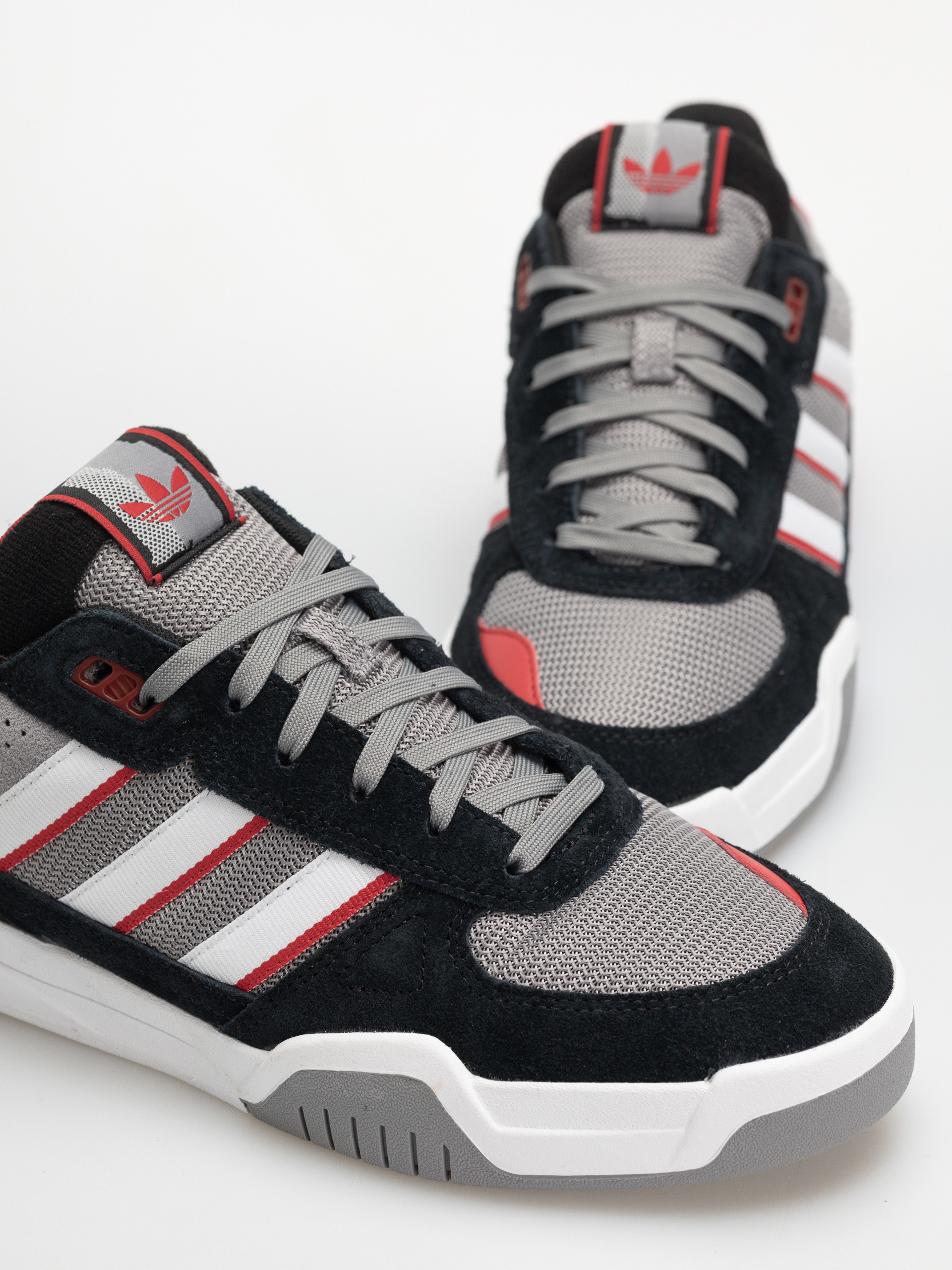 Buty adidas Tekkira Cup (cblack/ftwwht/betsca)