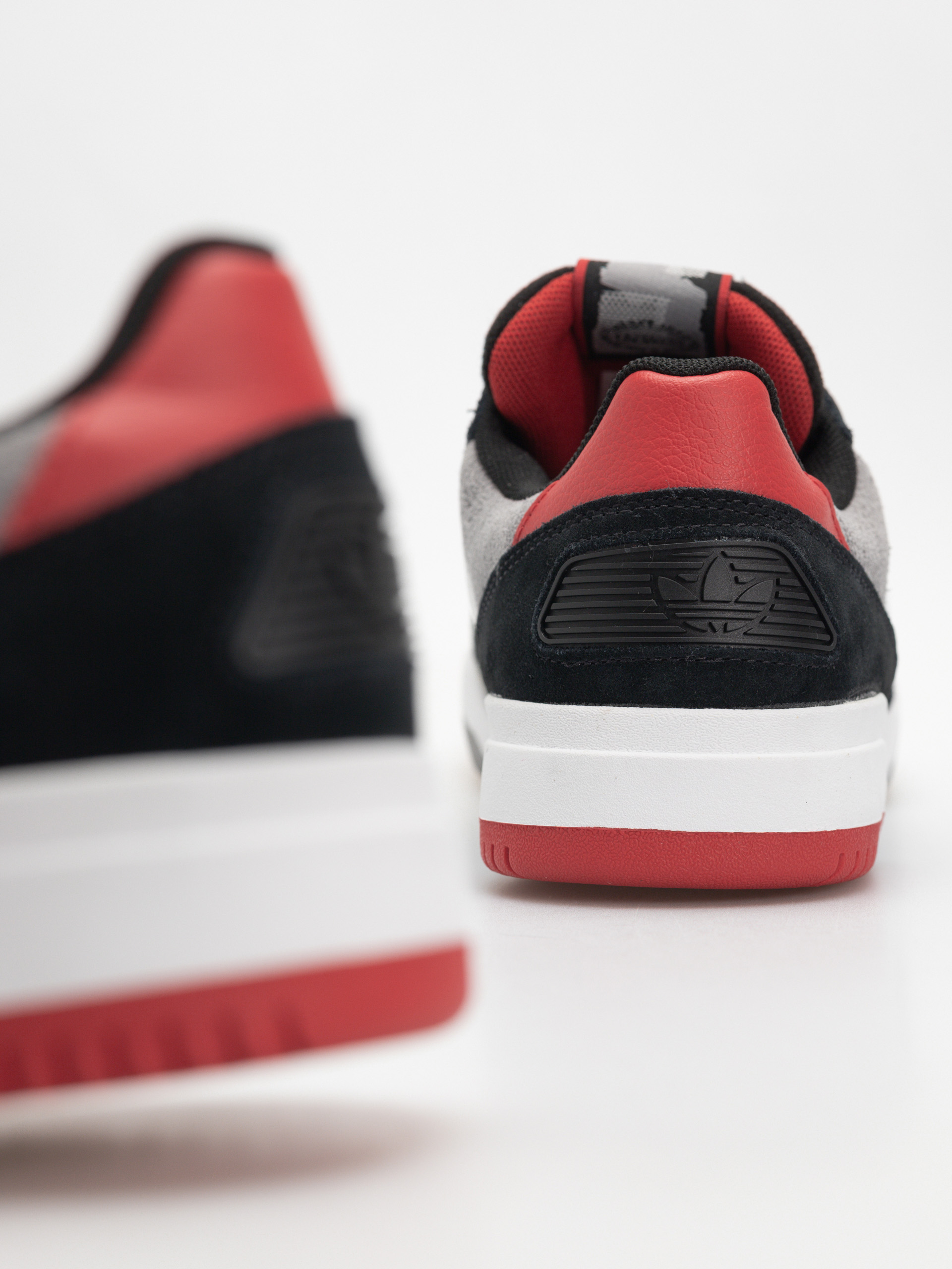 Buty adidas Tekkira Cup (cblack/ftwwht/betsca)