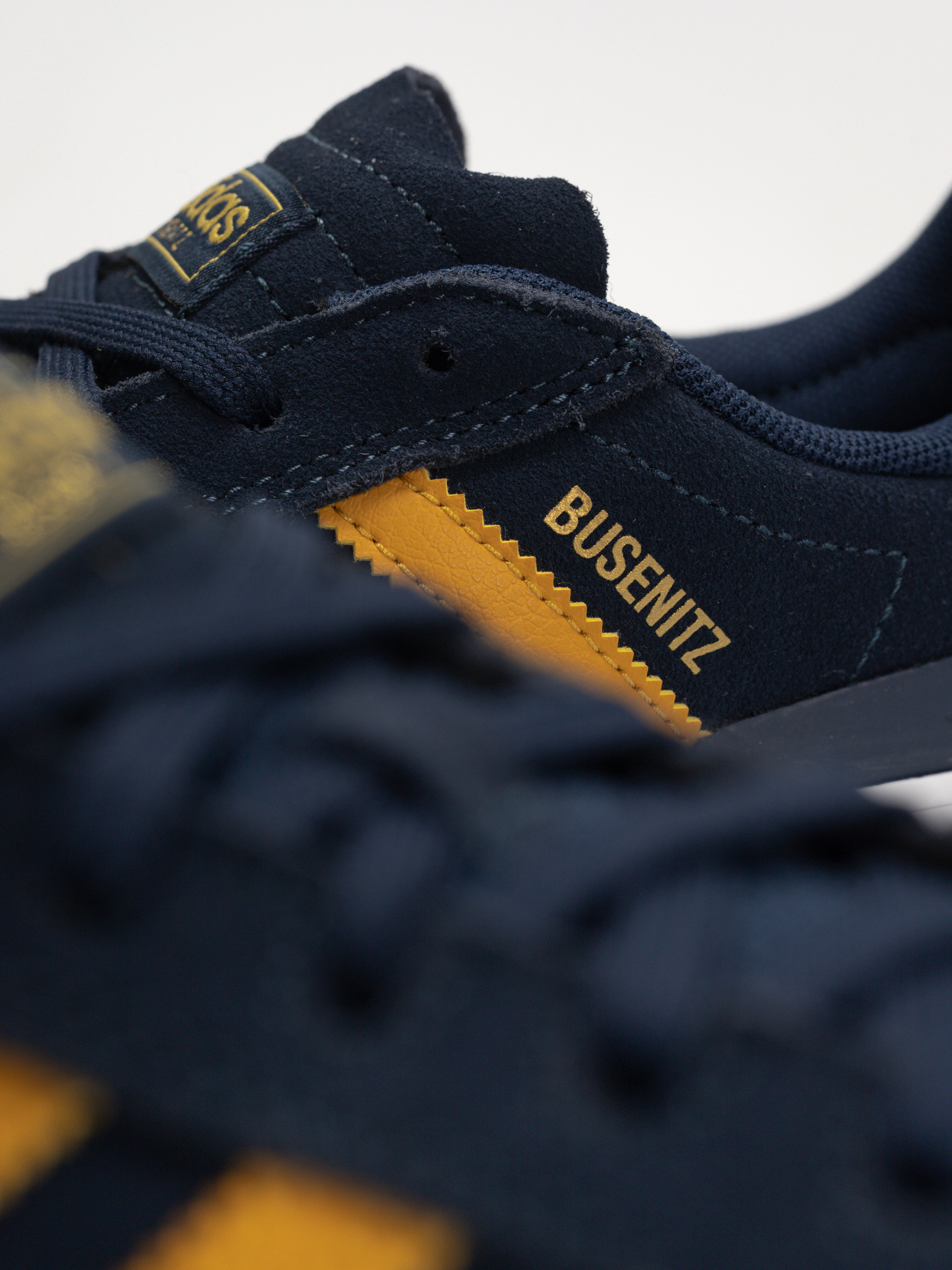 Buty adidas Busenitz Vulc II (conavy/preyel/ftwwht)