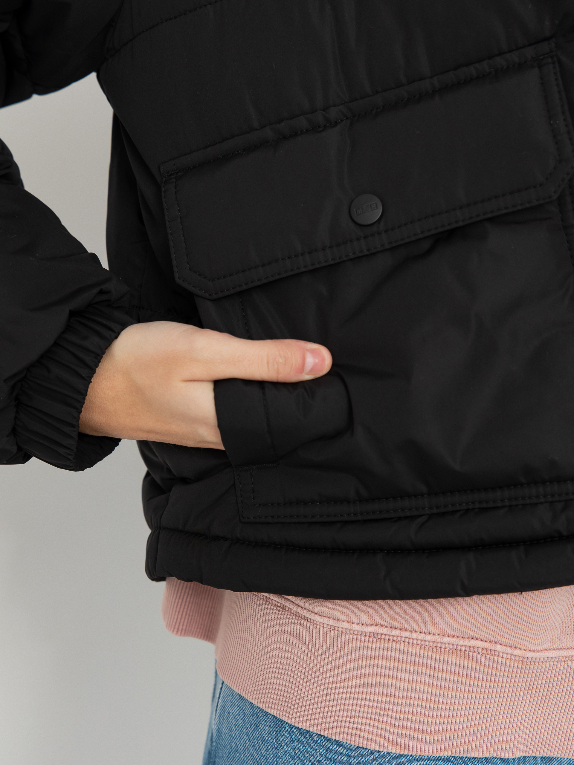 Kurtka Vans Mte Aubrey Primaloft Puffer Wmn (black)