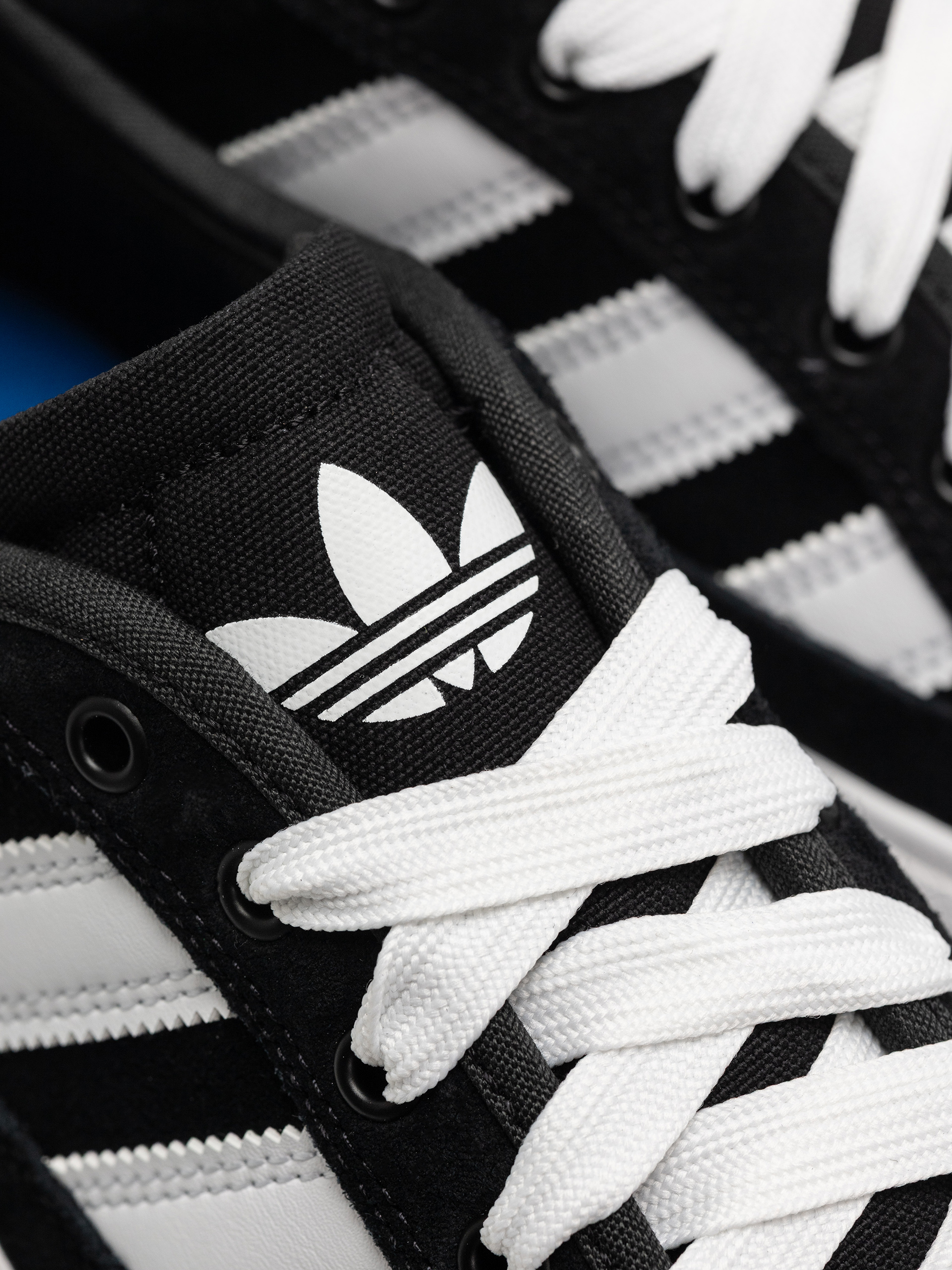 Buty adidas Court Tns Premiere (cblack/ftwwht/blubir)