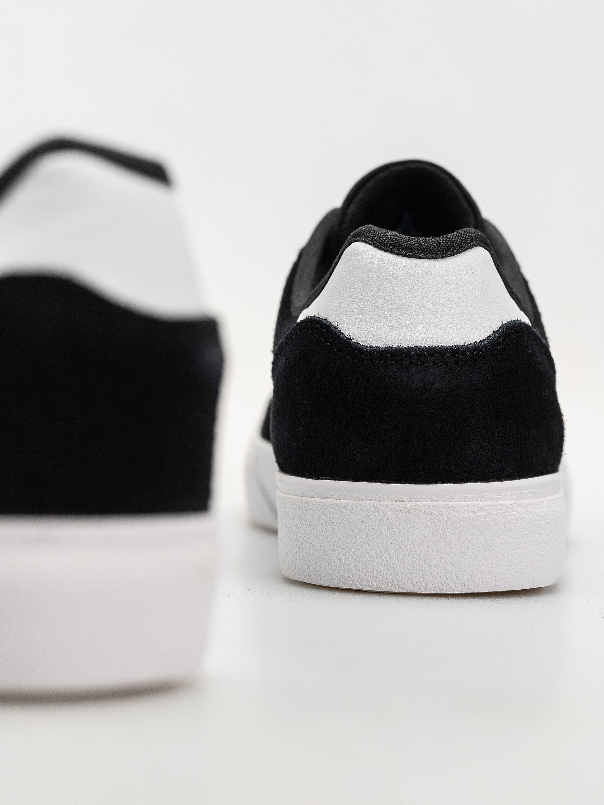 Buty adidas Court Tns Premiere (cblack/ftwwht/blubir)