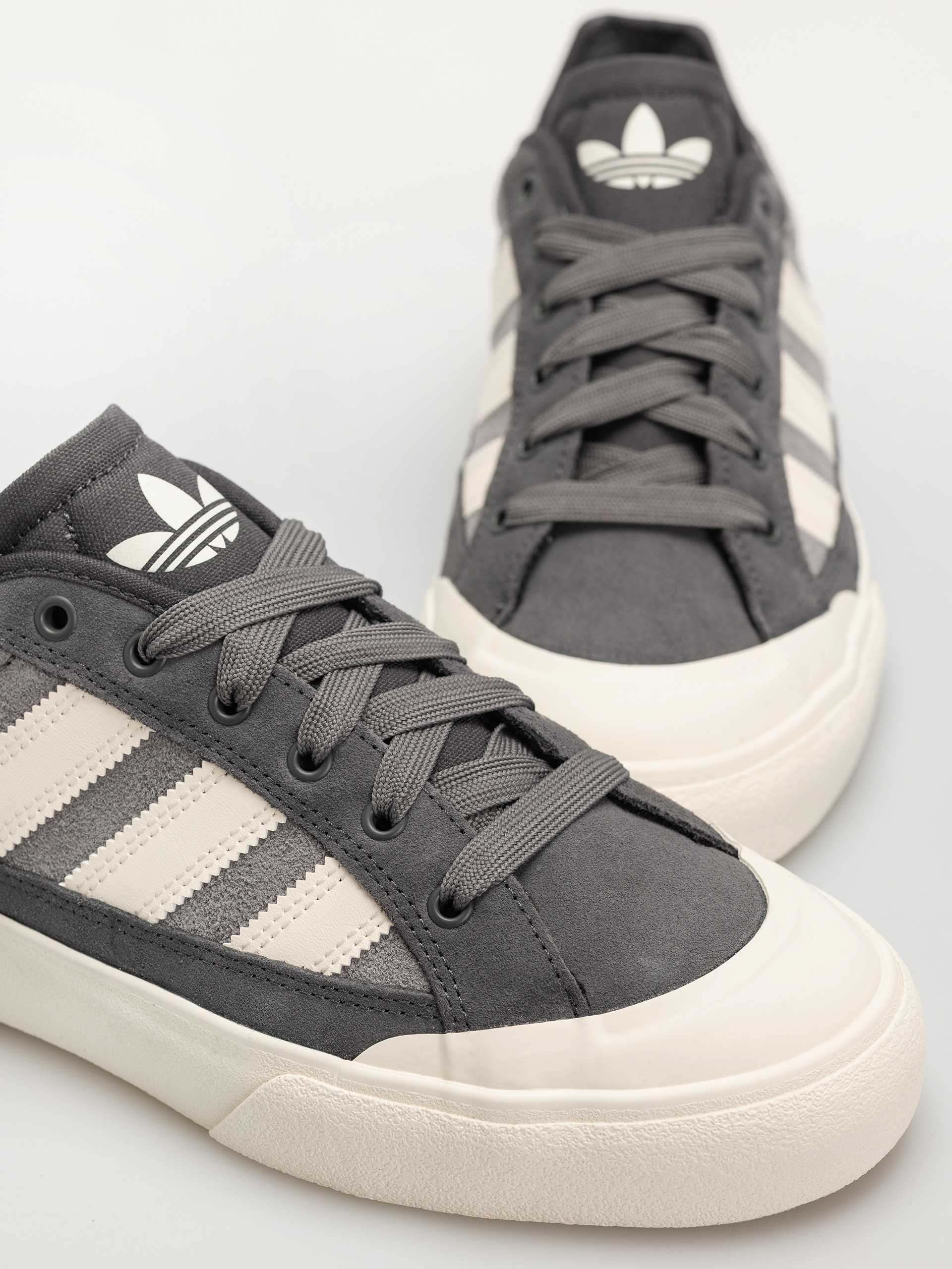 Buty adidas Court Tns Premiere (grethr/cwhite/gresix)