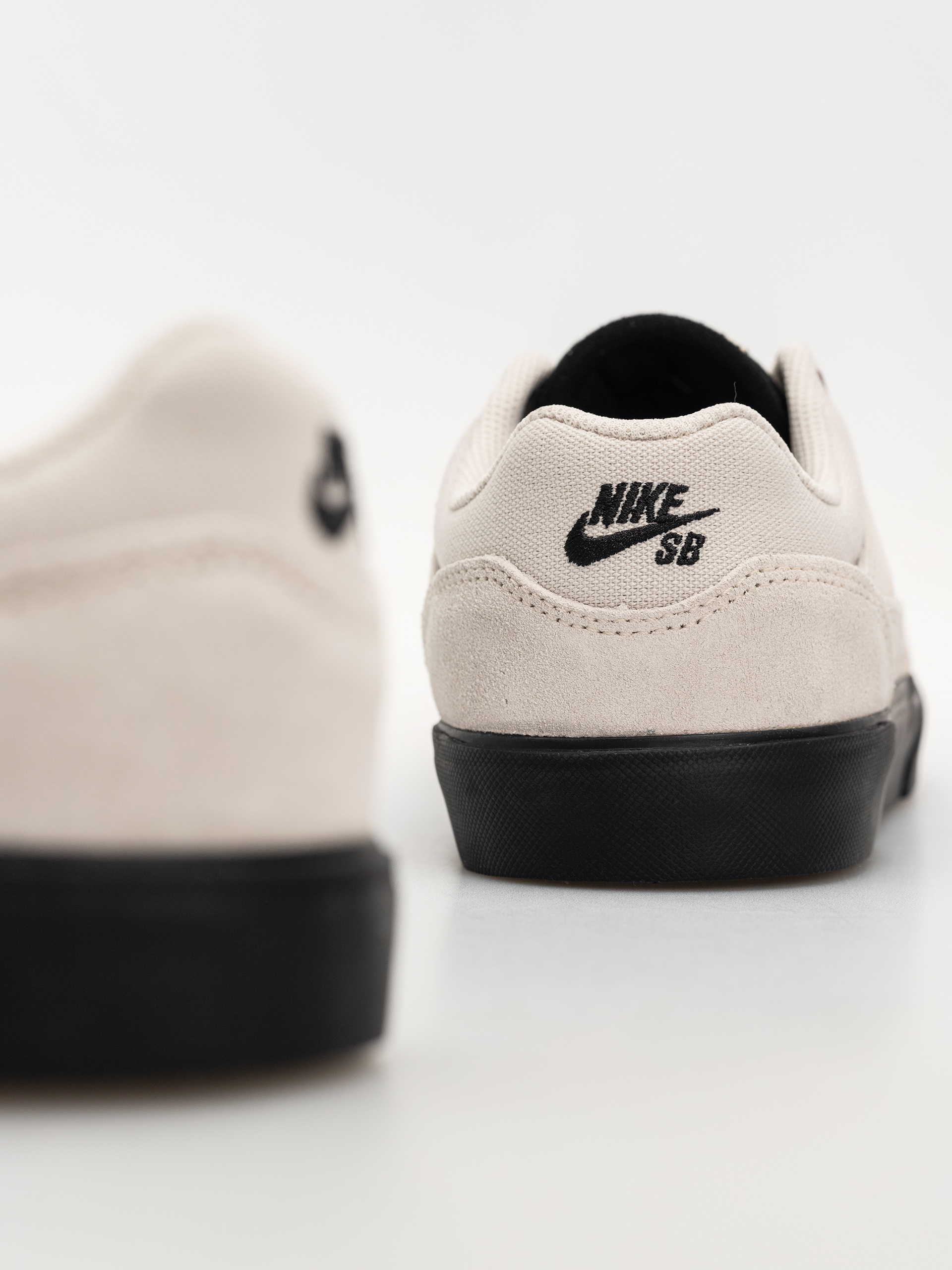 Buty Nike SB Malor (lt orewood brn/team red black)