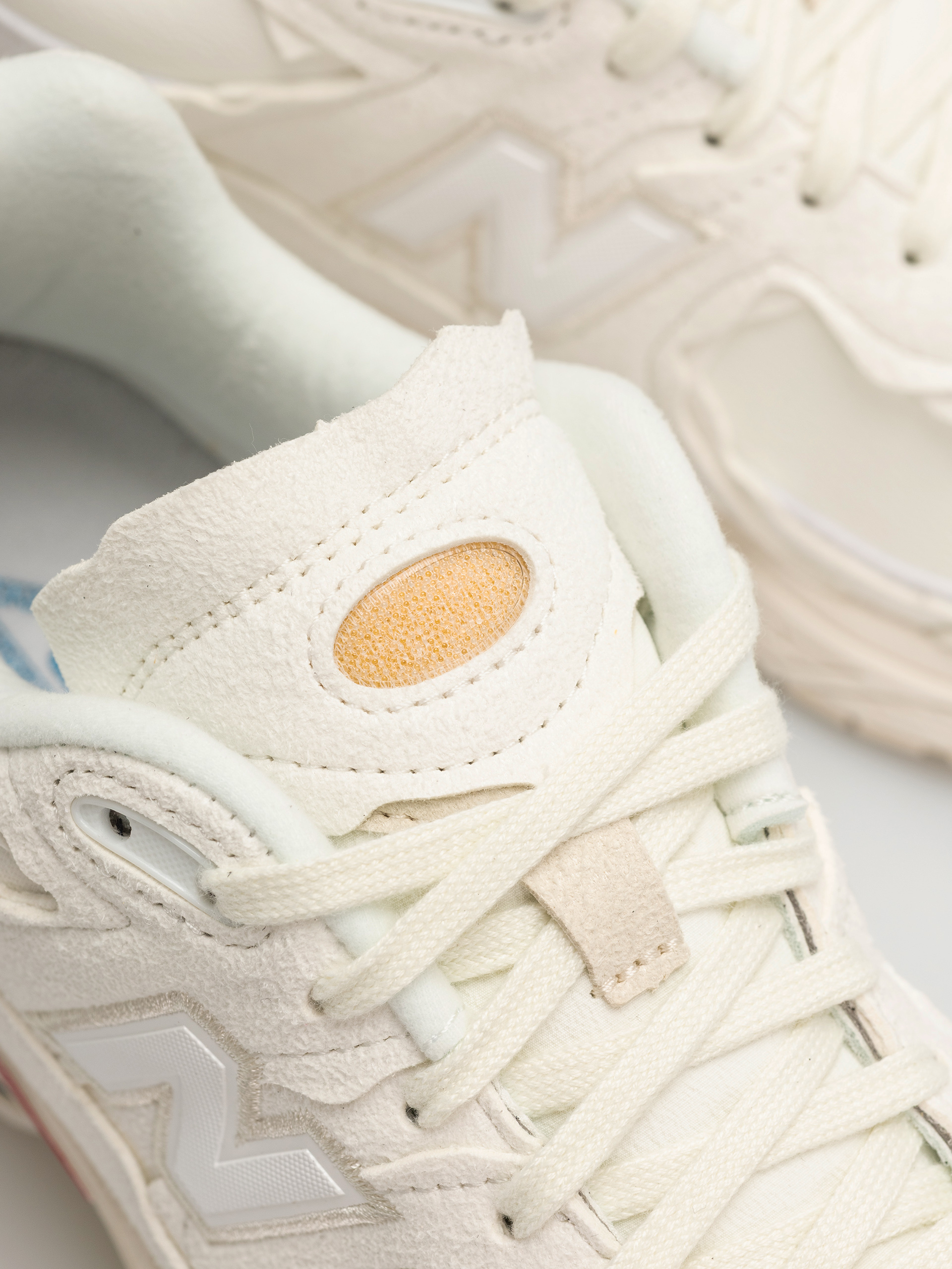 Buty New Balance 2002 (white)