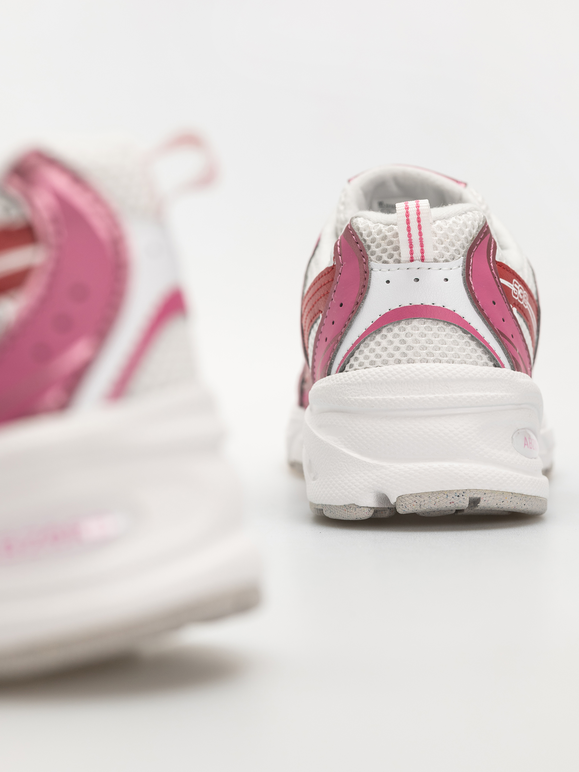 Buty New Balance 530 JR (pink satin/shadow red)