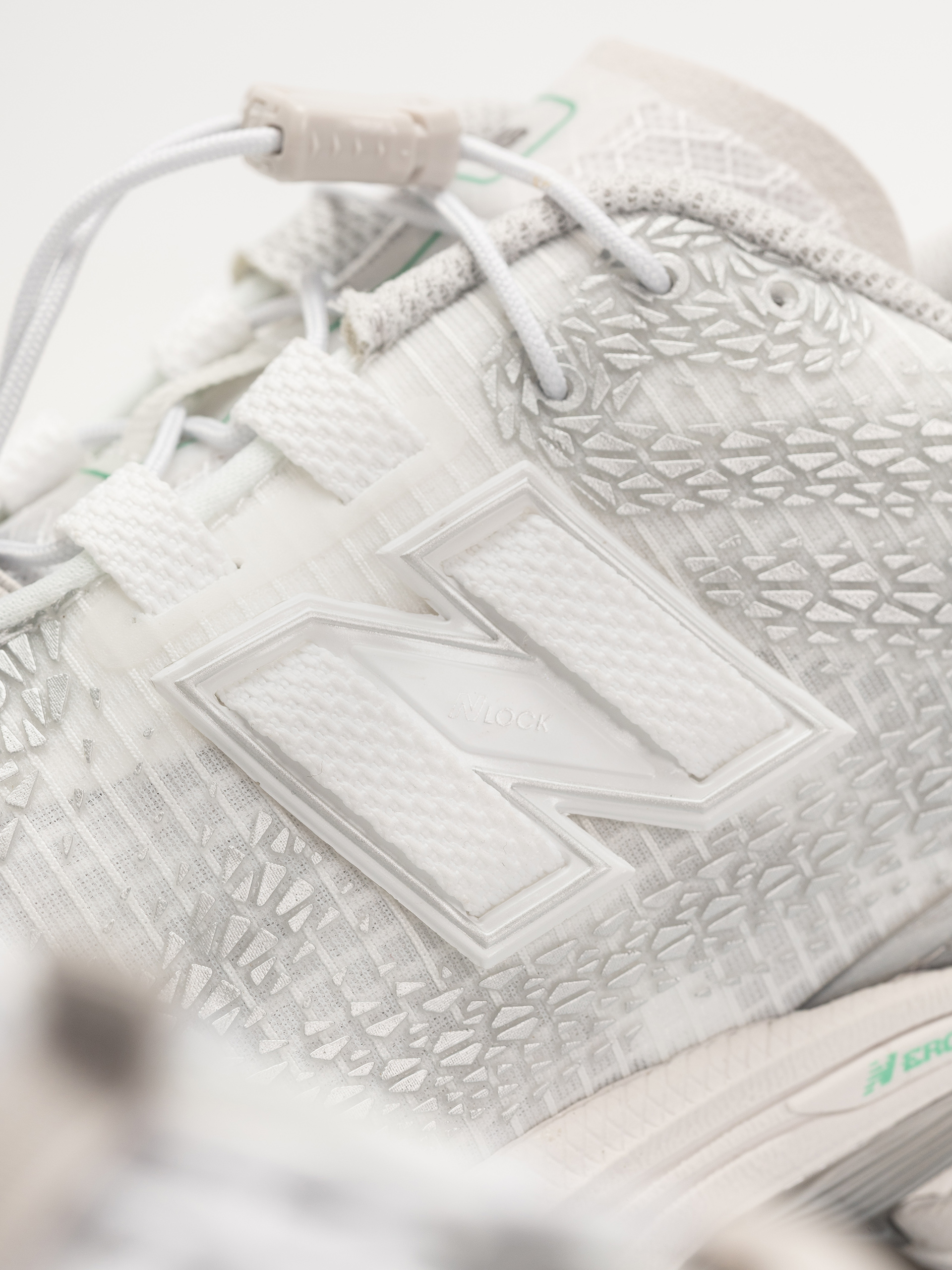 Buty New Balance 1906 (103 white/silver metallic/deep end)