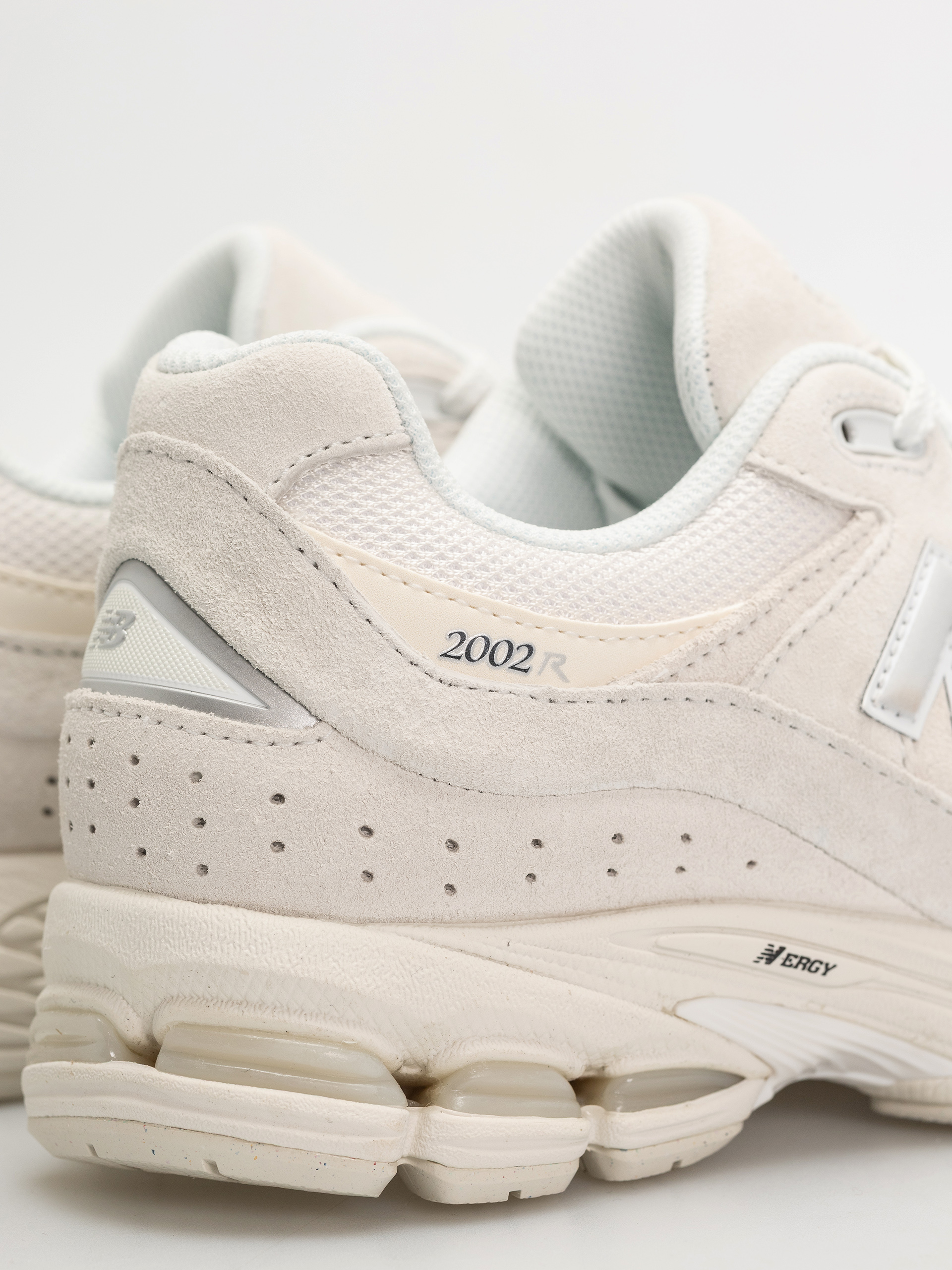 Buty New Balance 2002 (sea salt/silver metallic)