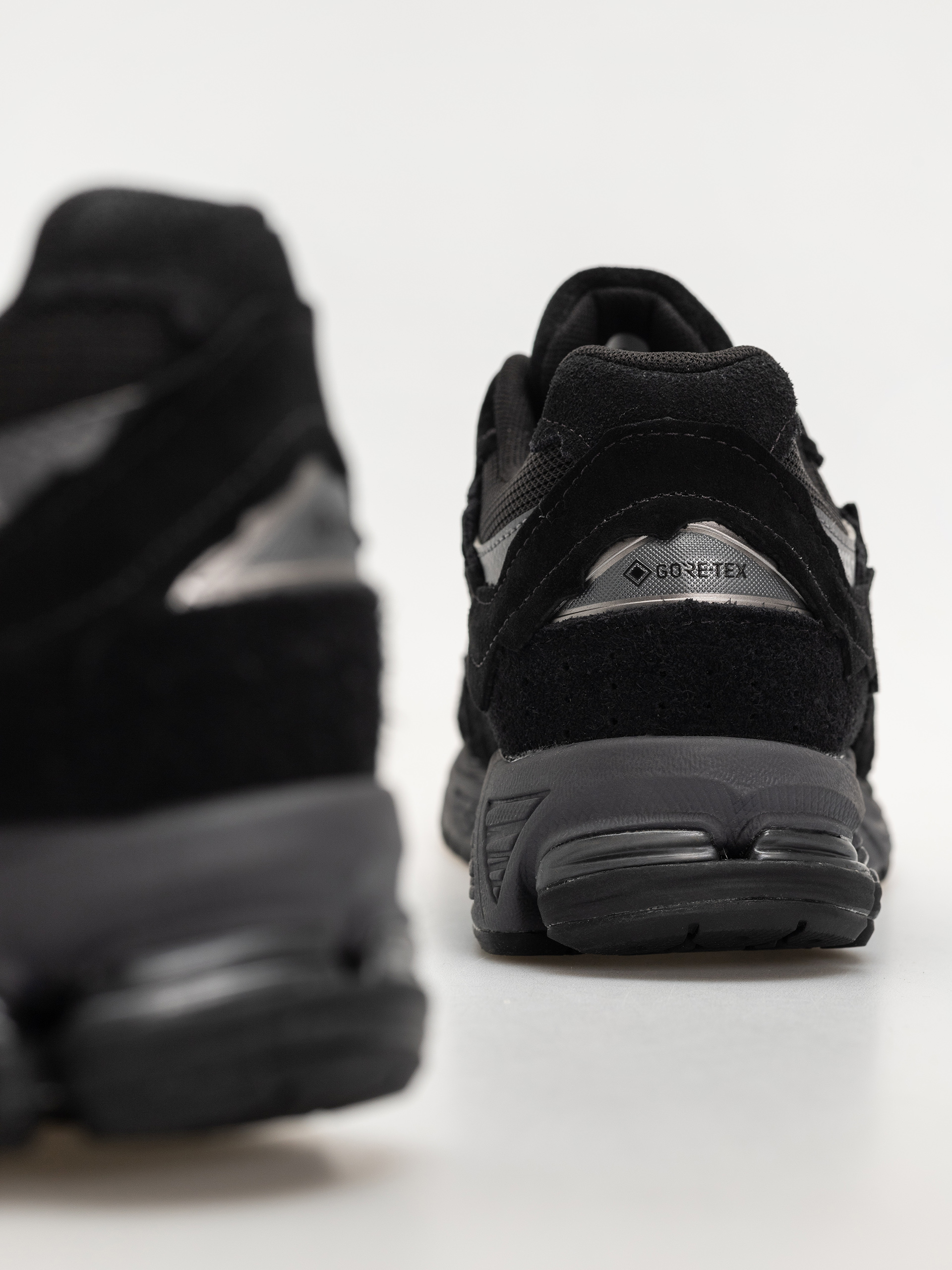 Buty New Balance 2002 (black/magnet)