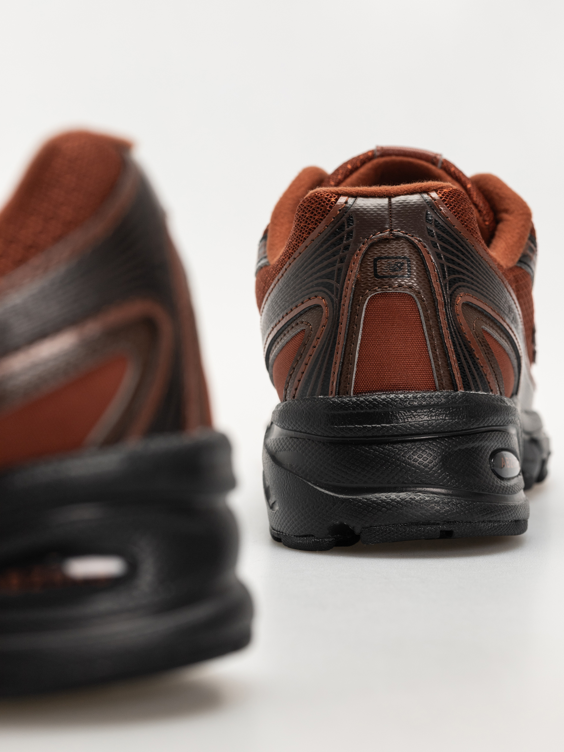 Buty New Balance 740 (relic brown/pumpernickel)