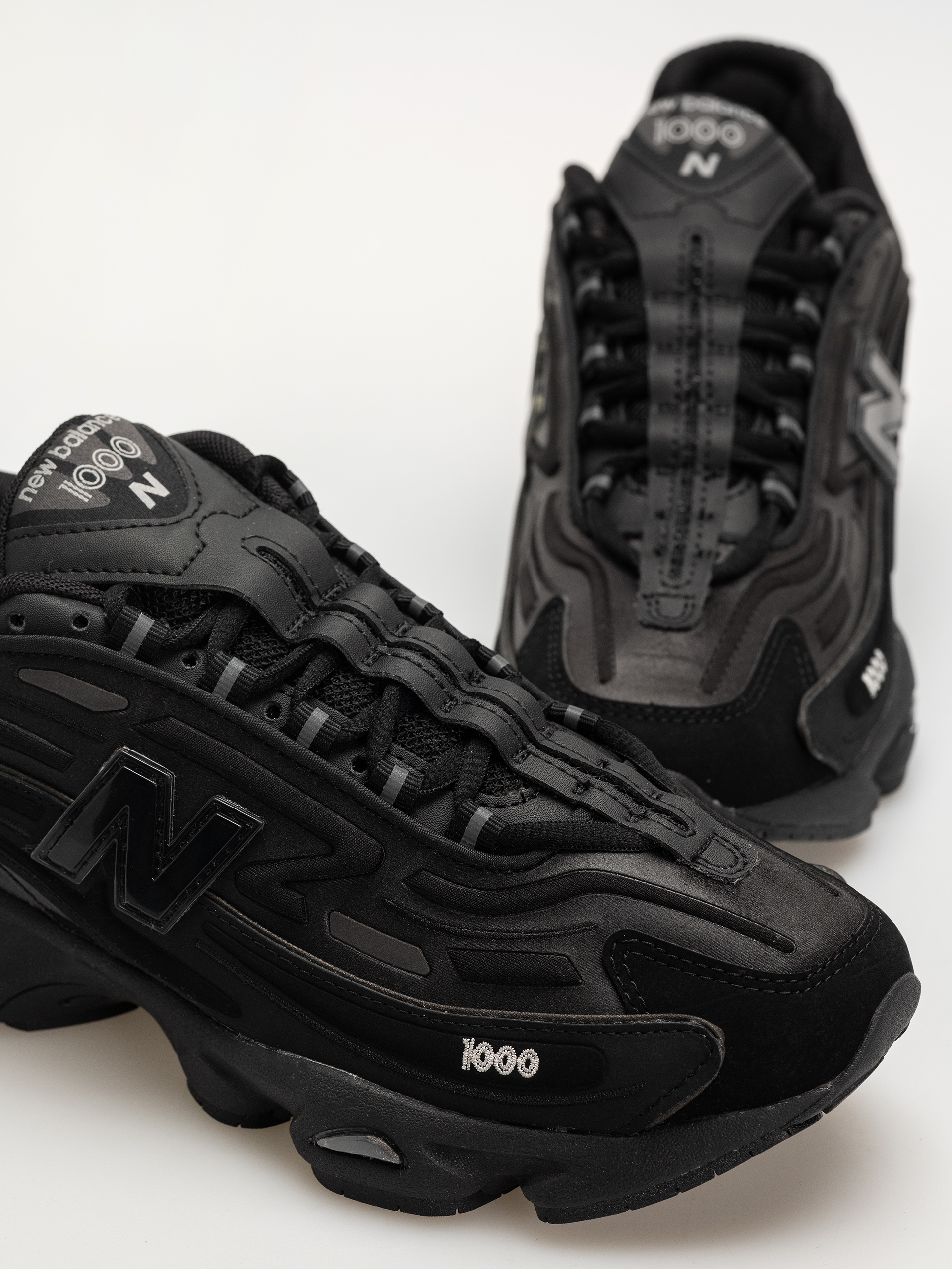 Buty New Balance 1000 (black/black metallic/light gold metallic b)