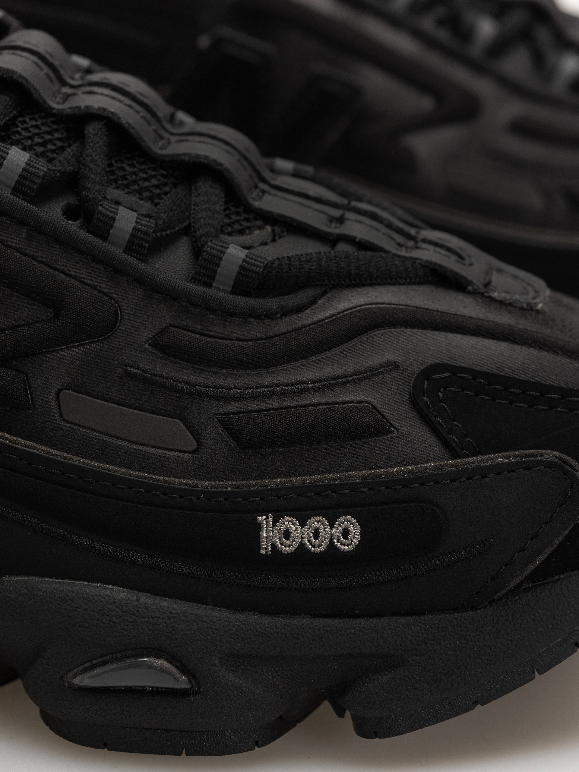 Buty New Balance 1000 (black/black metallic/light gold metallic b)