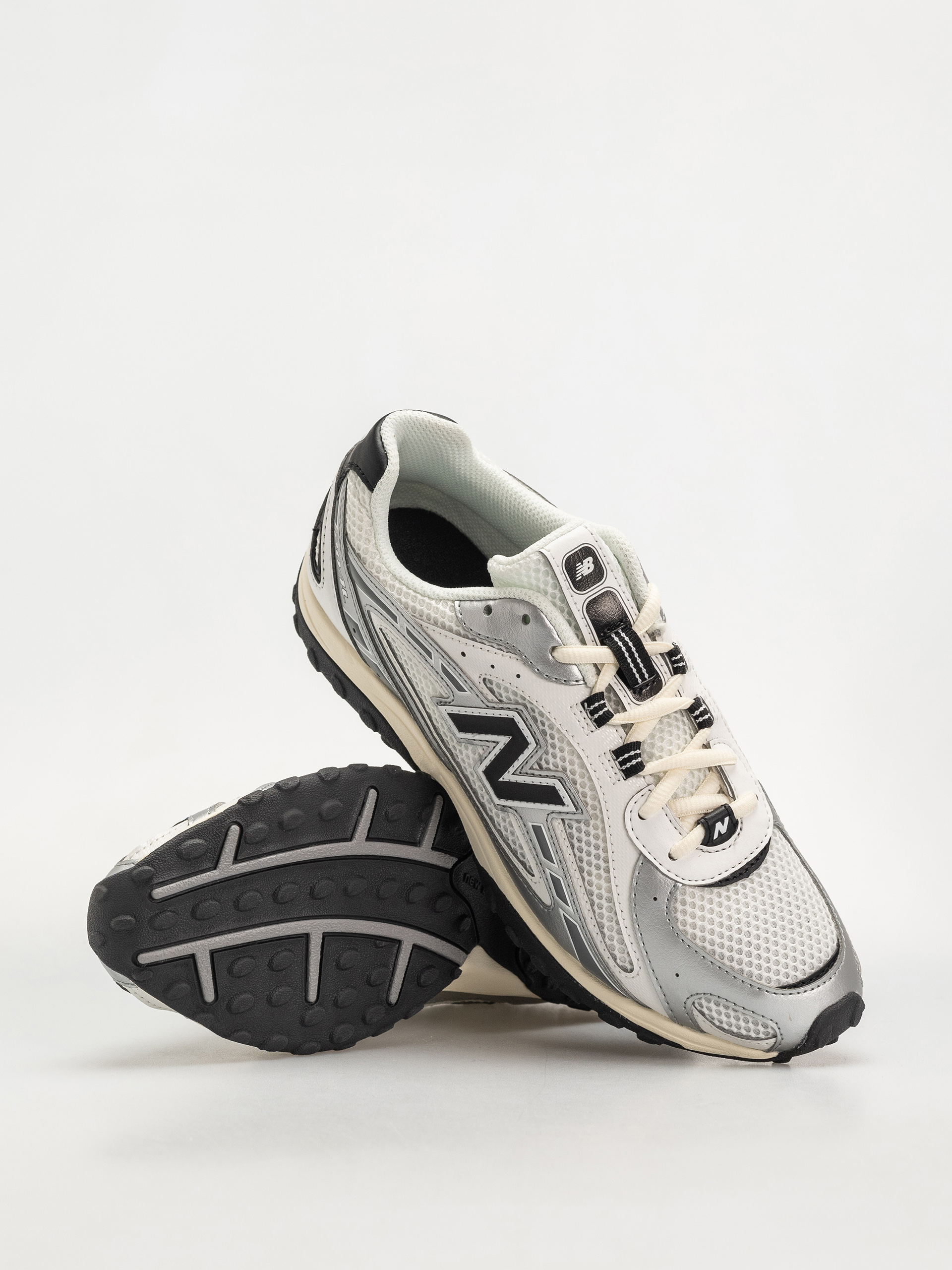 Buty New Balance 204 (silver metallic/black swd)