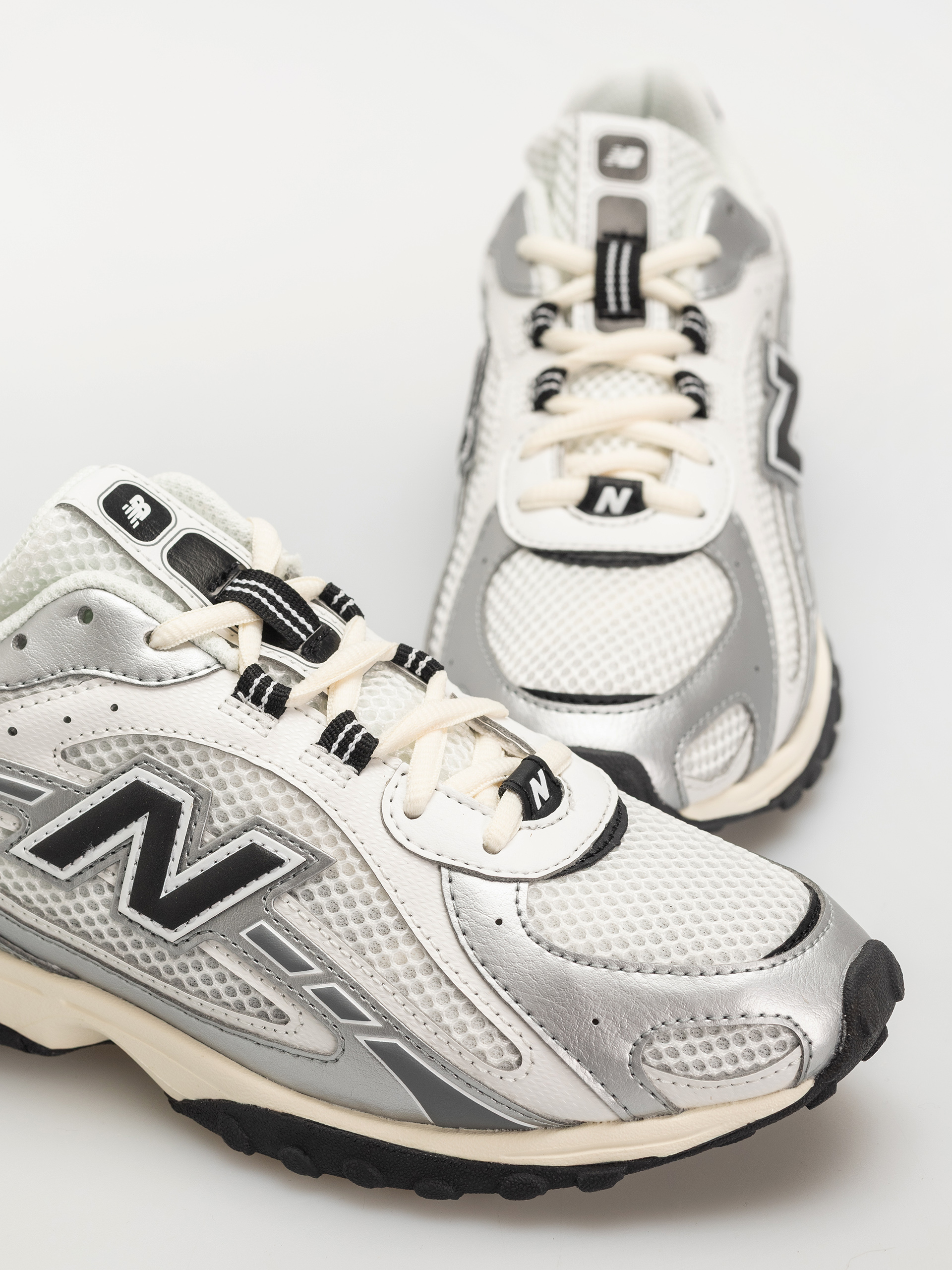 Buty New Balance 204 (silver metallic/black swd)