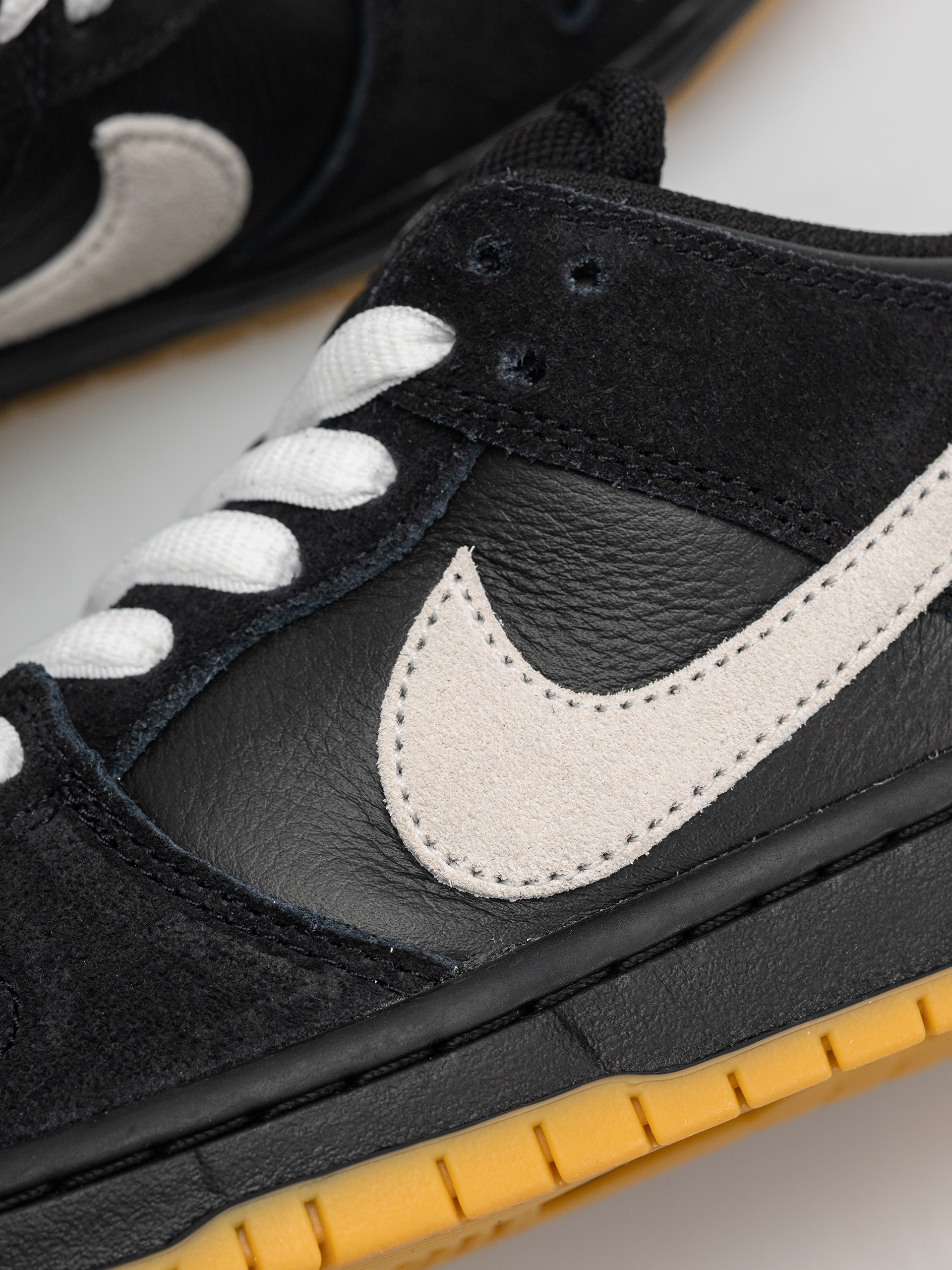 Buty Nike SB Dunk Low Pro (black/white black gum light brown)