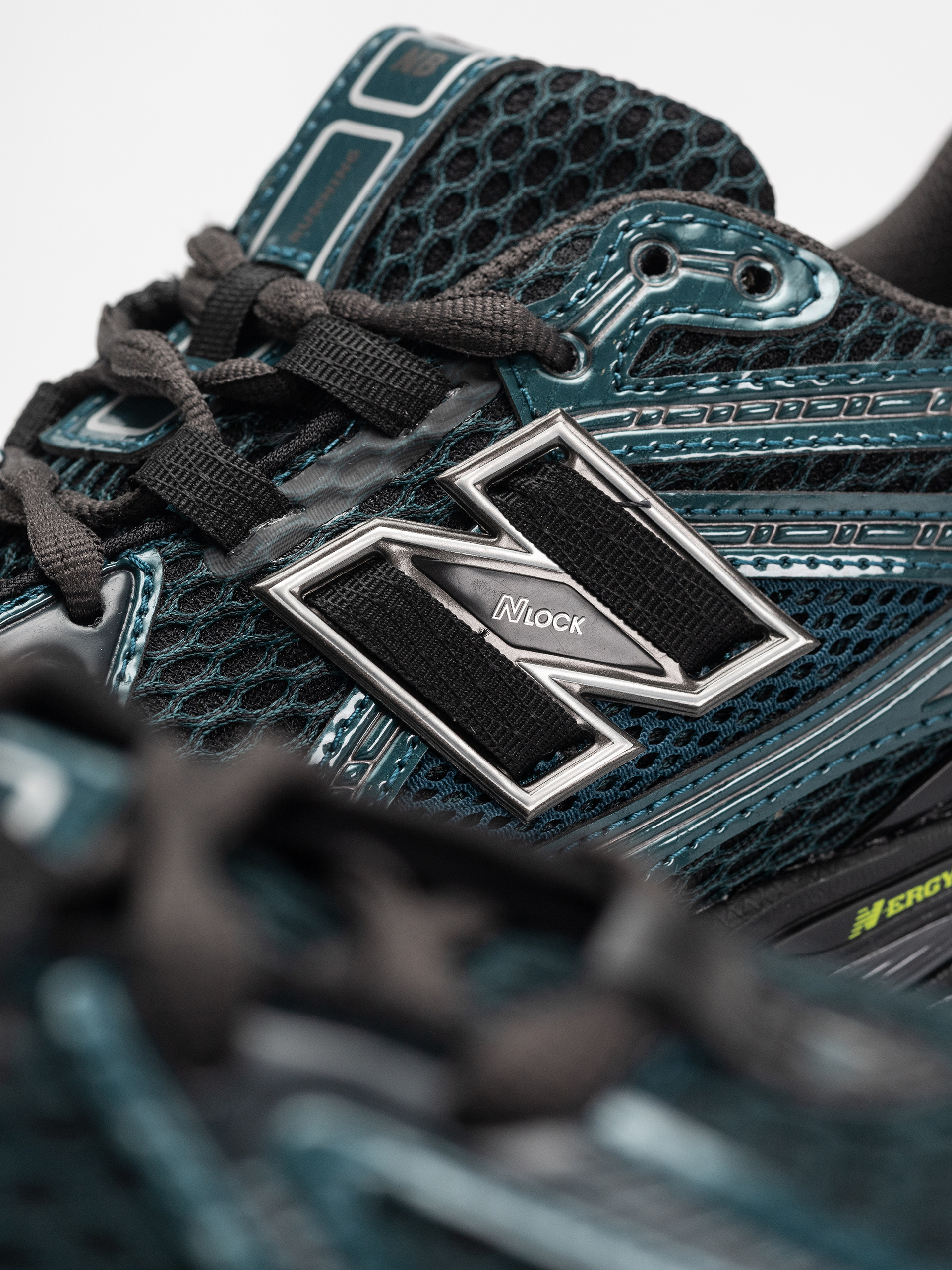 Buty New Balance 1906 (medusa green/black)