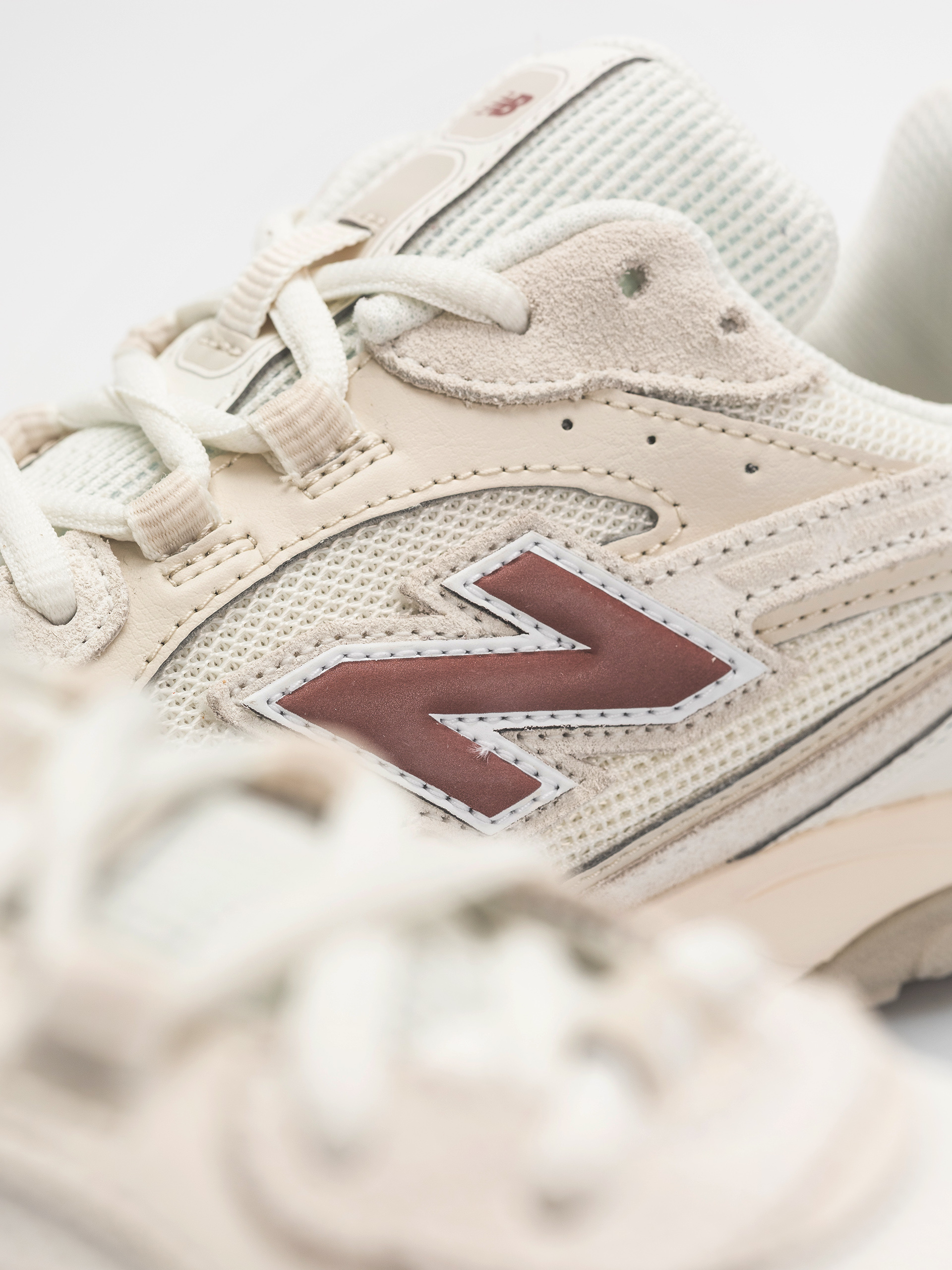 Buty New Balance 204 (sea salt/red rock)
