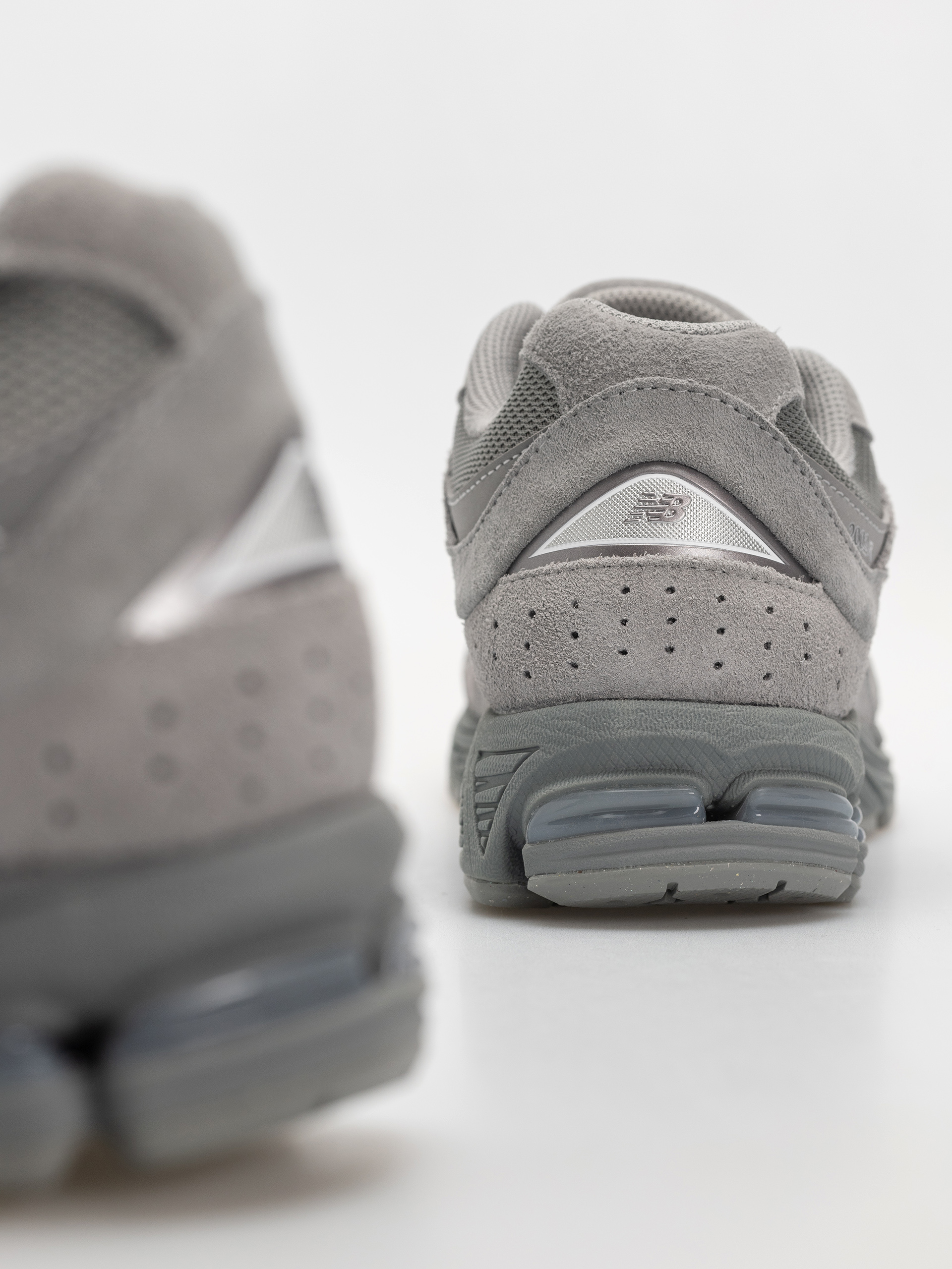 Buty New Balance 2002 (slate grey/dark silver metallic)