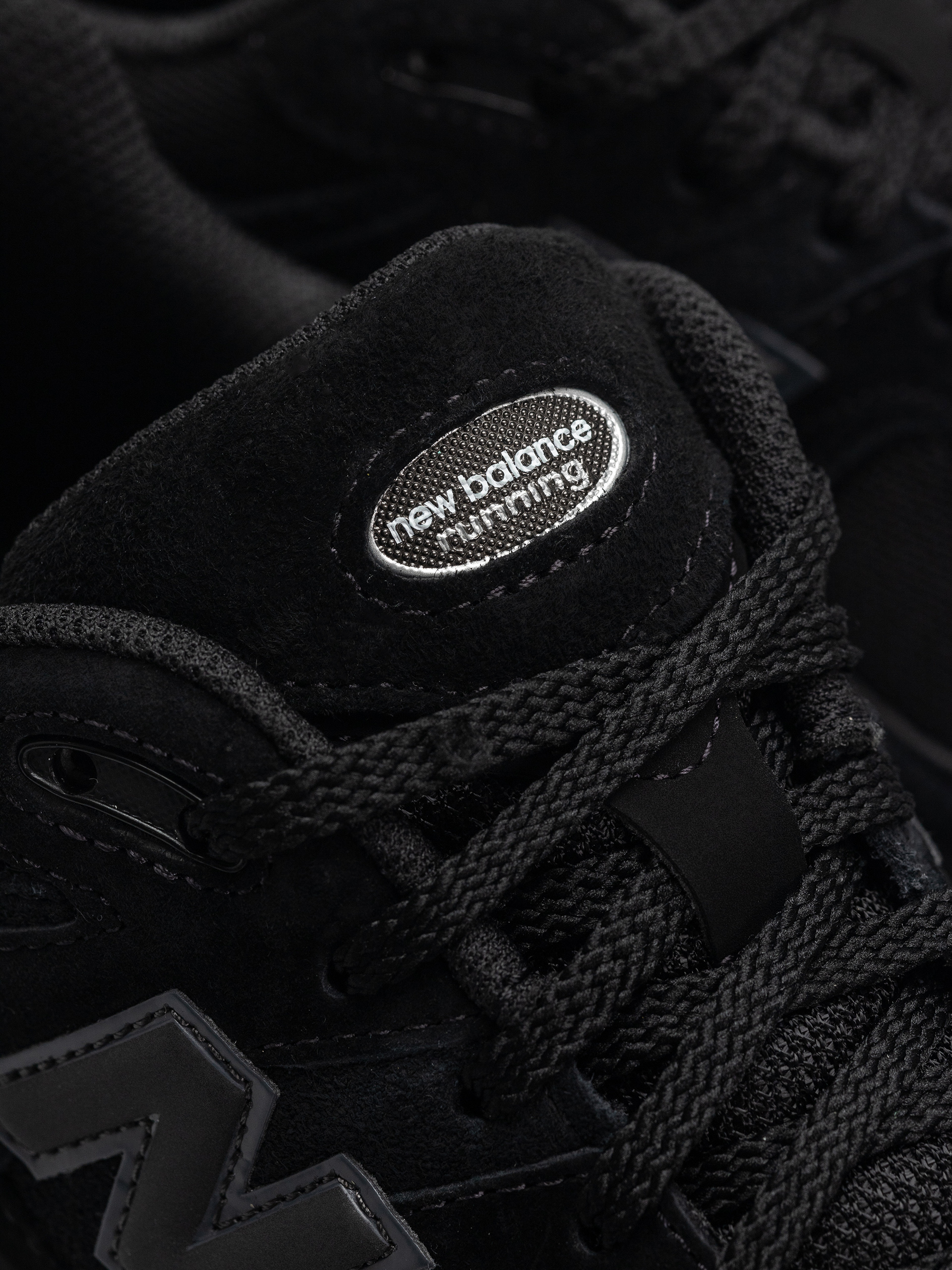 Buty New Balance 2002 (black/black metallic)