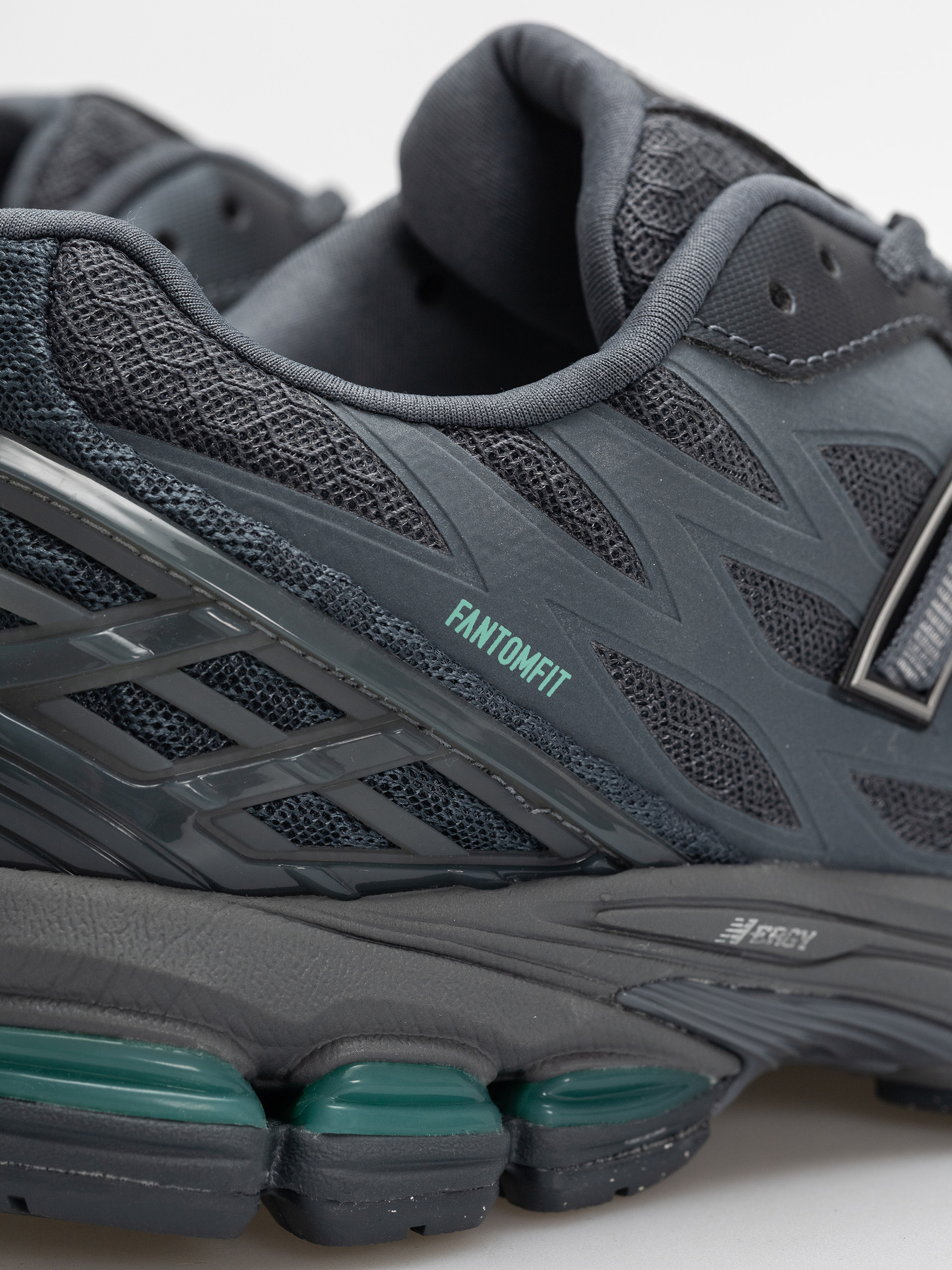 Buty New Balance 1906 (graphite/deep end)