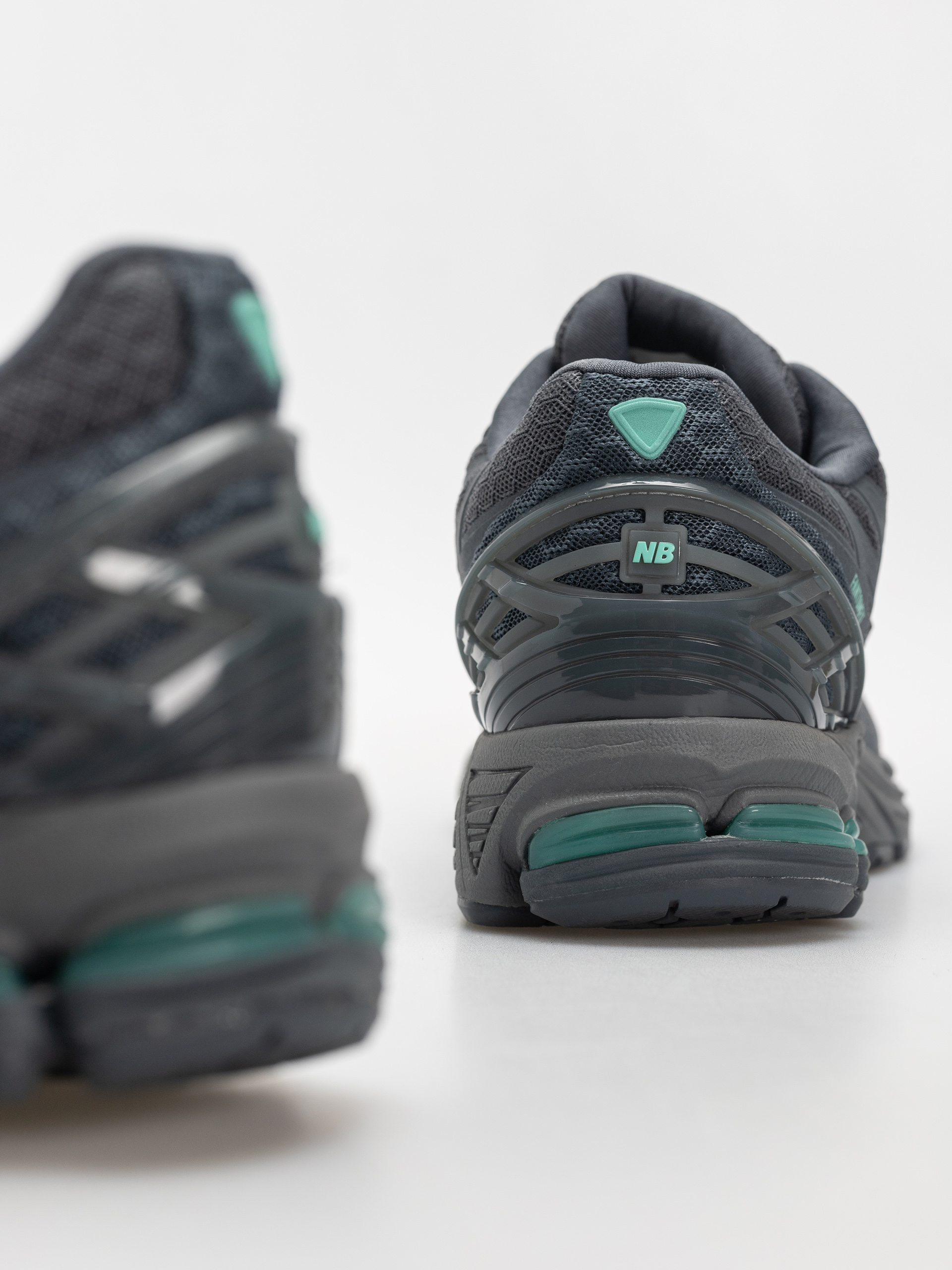 Buty New Balance 1906 (graphite/deep end)